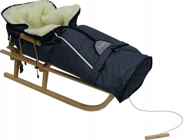 SIGMATEC Polnischer Holzschlitten mit Rückenlehne und Schlafsack