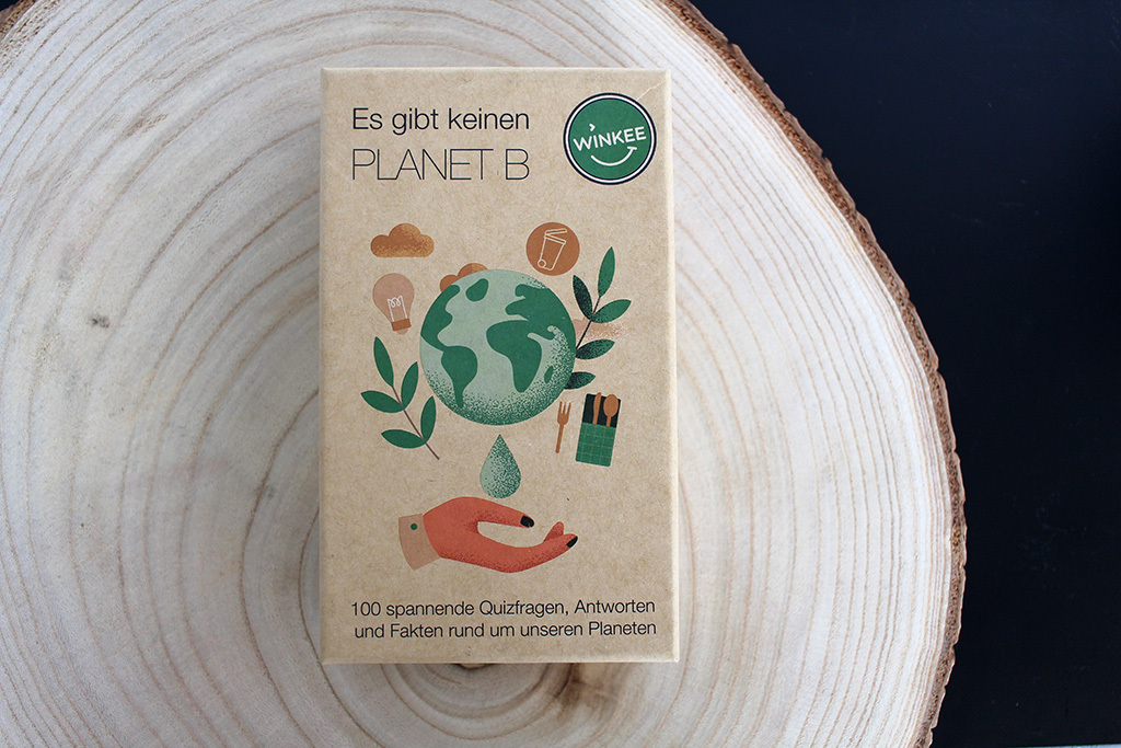 Winkee - Es gibt keinen Planet B Quiz | Ultimatives Quiz-Spiel über unser Konsumverhalten | 100 spannende Quizfragen | 100% Plastikfrei - Hergestellt aus recyceltem Material