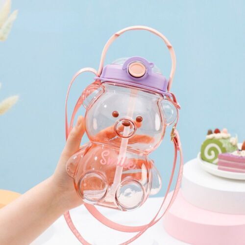yozhiqu Kawaii Bär Plastikwasserflasche mit Strohhalm Schultergurt Süße Kinderflaschen