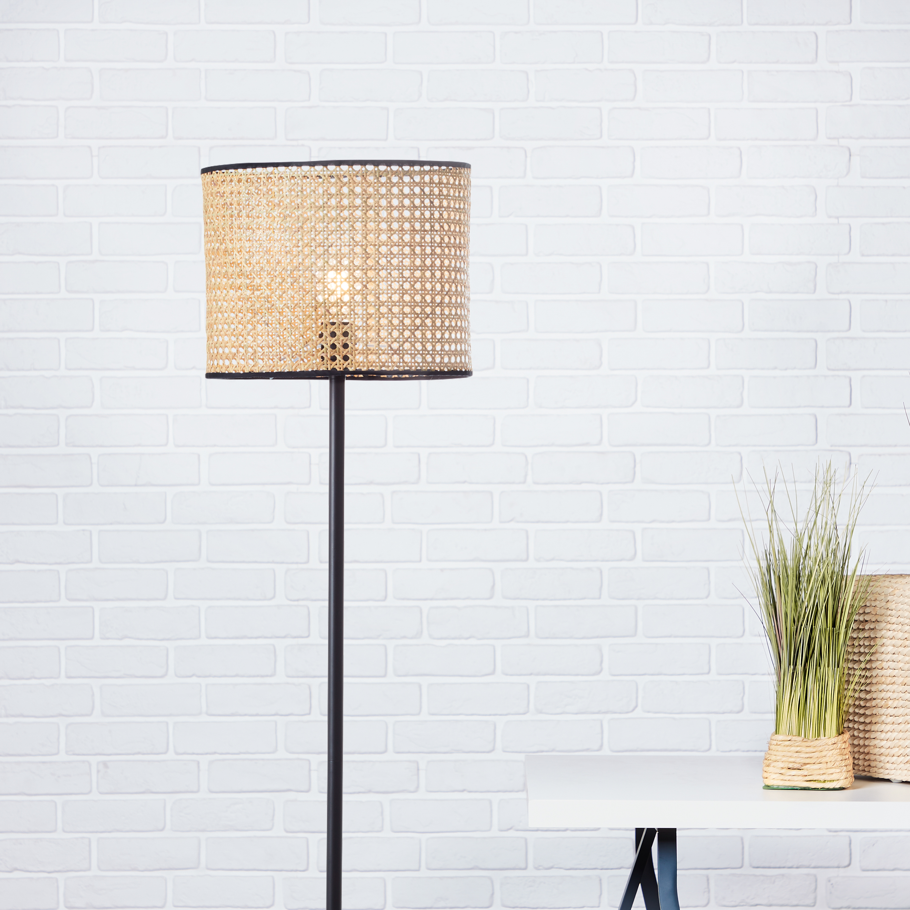 BRILLIANT natürliche Standleuchte WILEY | Standlampe mit Schirm aus Rattan  Ø 30 cm | 1x E27 Fassung max. 60W