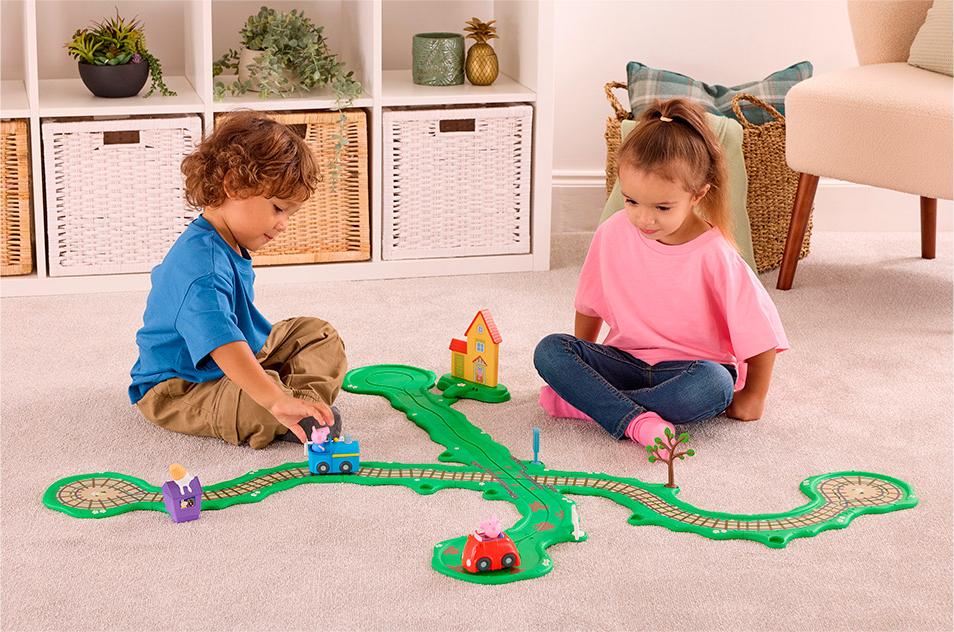 Peppa Pig PEPPA PIG Whizz Around Peppa Day Out Set