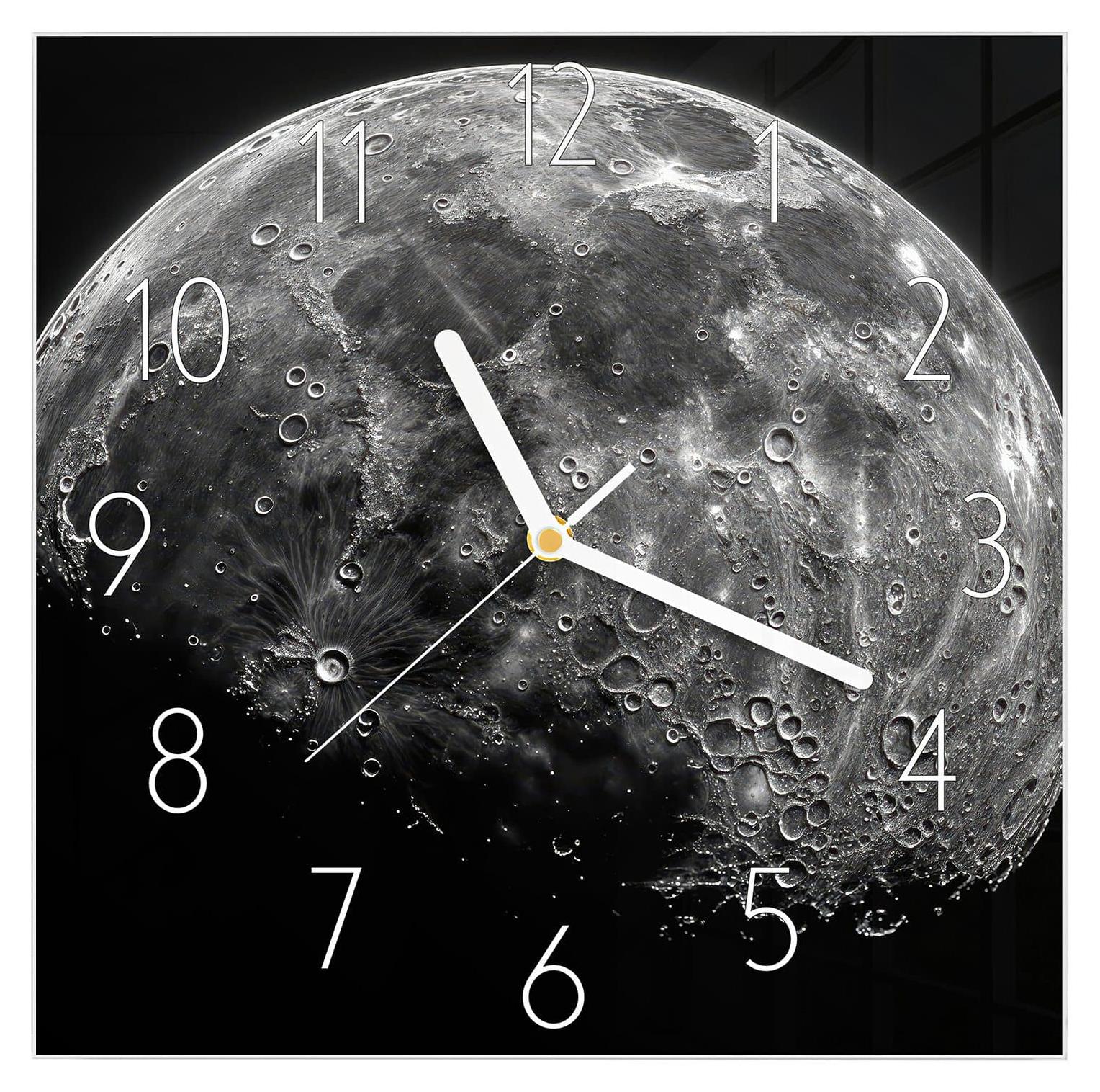 Primedeco Wanduhr aus Glas mit Motiv Mondkrater Close-up- 30 x 30 cm - inkl. Aufhängesystem
