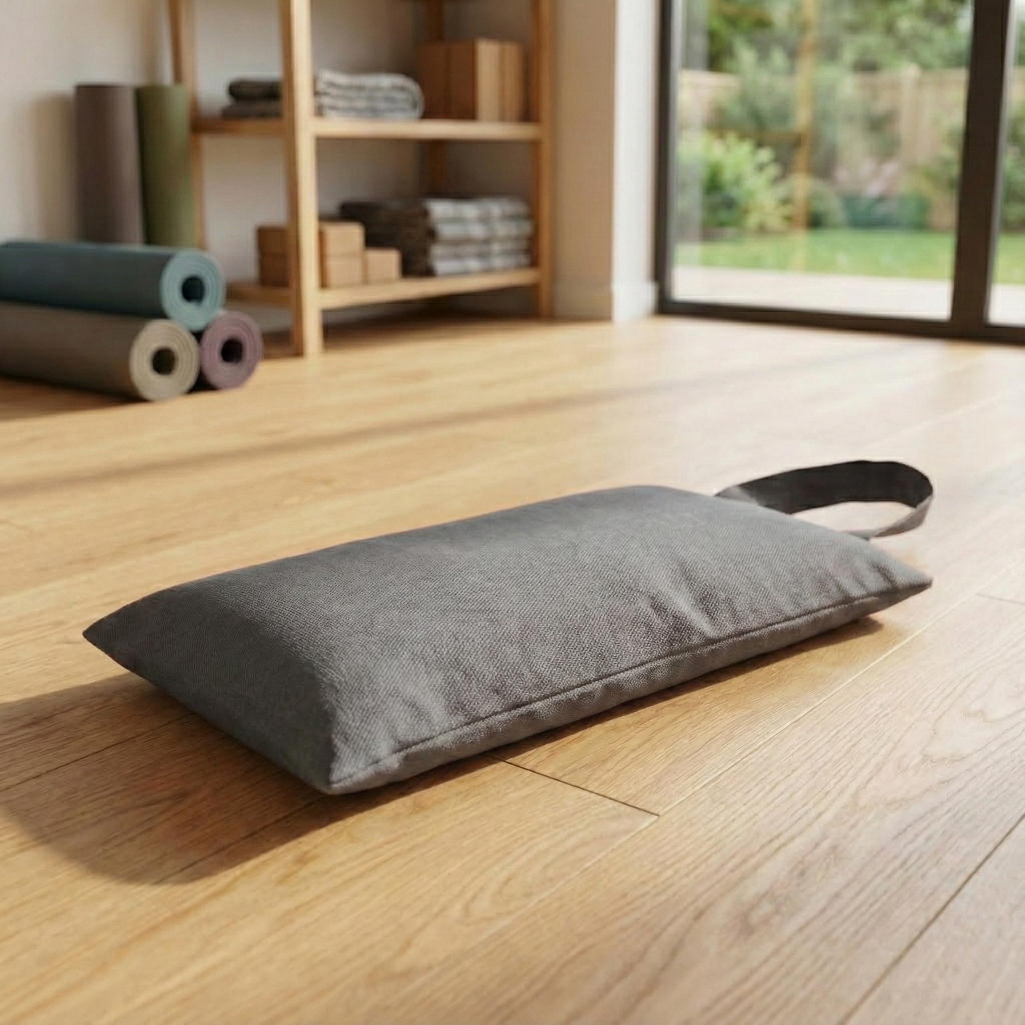 Yogistar Yoga-Sandsack 4 kg mit Tragegriff zur Intensivierung von Yogahaltungen 116327