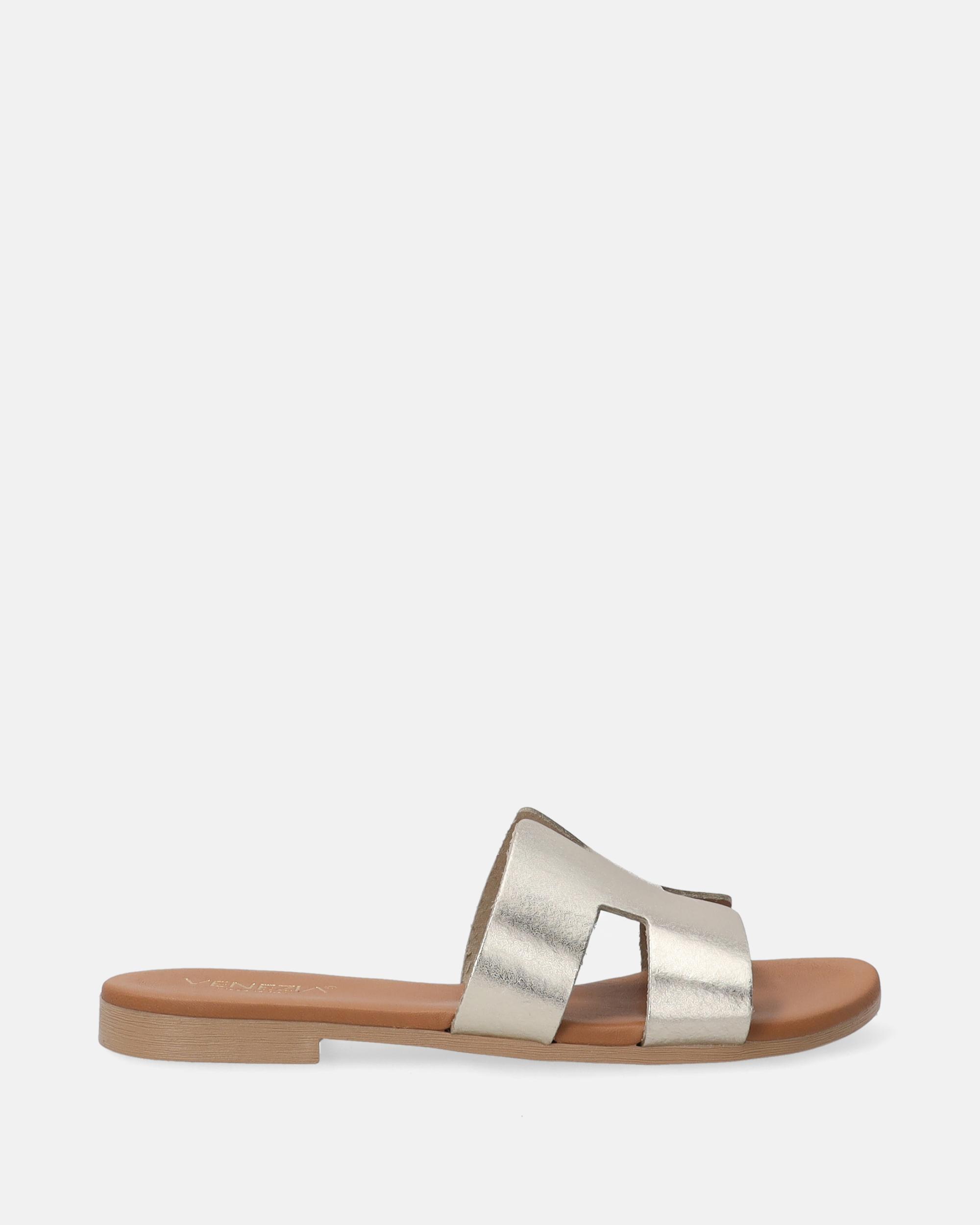 Markenlos Goldene Leder-Mules mit Cut-Out-Obermaterial 37
