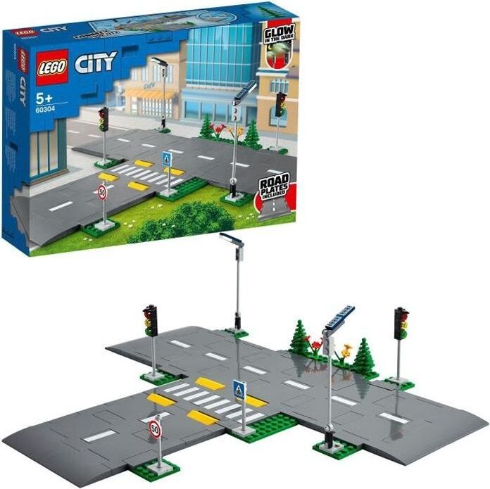 LEGO City 60304 Kreuzung zum Zusammenbauen, Stadtbauspiel mit Paneelen und Straßen zum Zusammenbauen für Jungen oder Mädchen