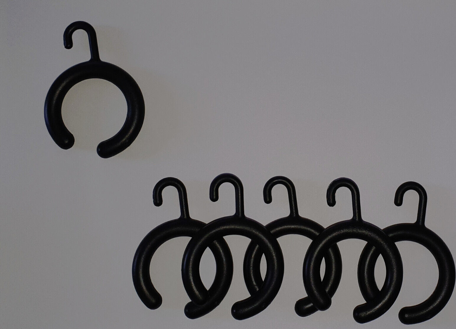 KS Handel 24 14 x Duschvorhangringe offen barrierefrei Schwarz mit Haken Duschringe