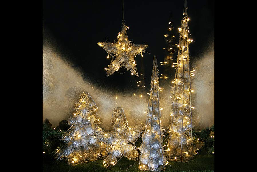 Gartenpirat Pyramide 60 cm aus Draht 30 LED warmweiß Weihnachtspyramide Innendekoration