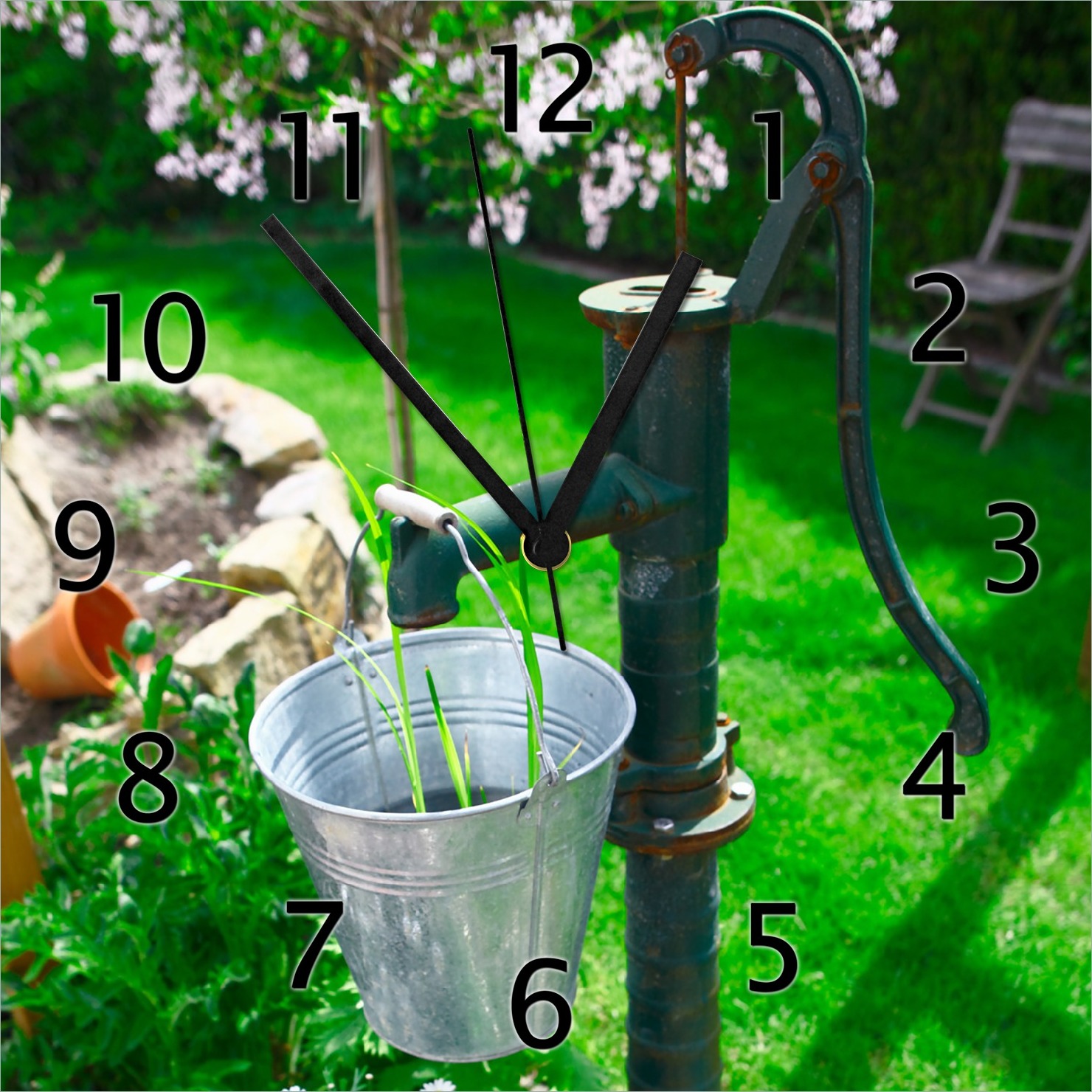 Wallario Design Wanduhr Wasserquelle im Garten aus Echtglas, Größe 30 x 30 cm gugs0200-3030