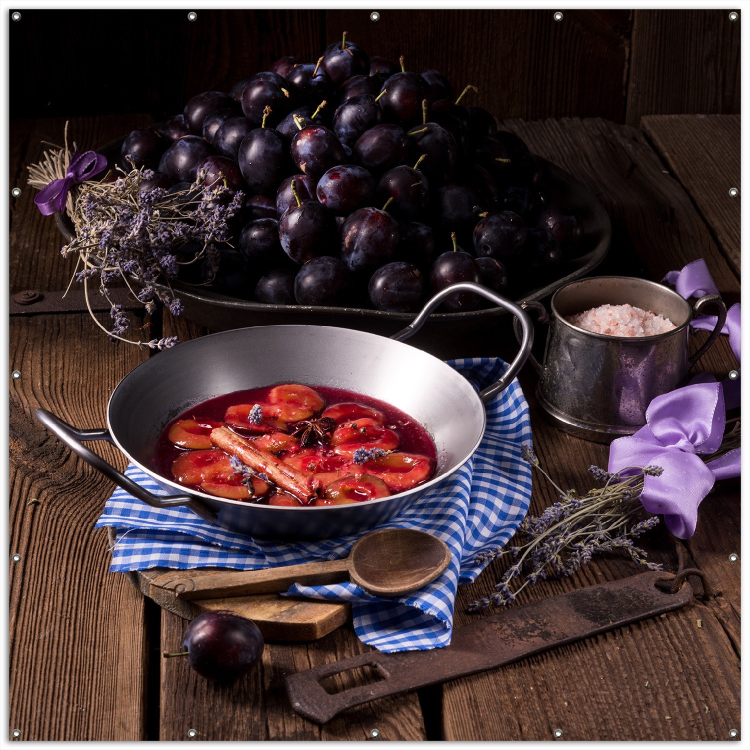 Wallario XXL Outdoor-Poster für Garten oder Balkon, Motiv Frisches Pflaumenkompott mit Gewüzen, in ca. 200 x 200 cm goban5325-200200