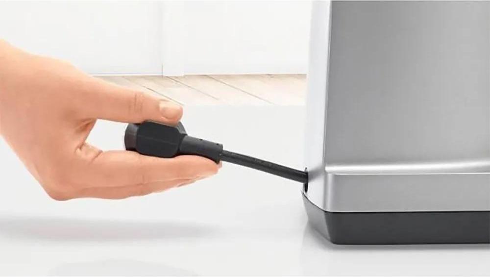 Bosch Serie 4 MUM5XW13, 3,9 L, Biela, 1,1 m, 2,7 L, 1 kg, Nerezová oceľ