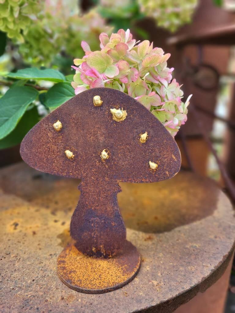Saremo Edelrost Pilz mit Goldpunkten, klein