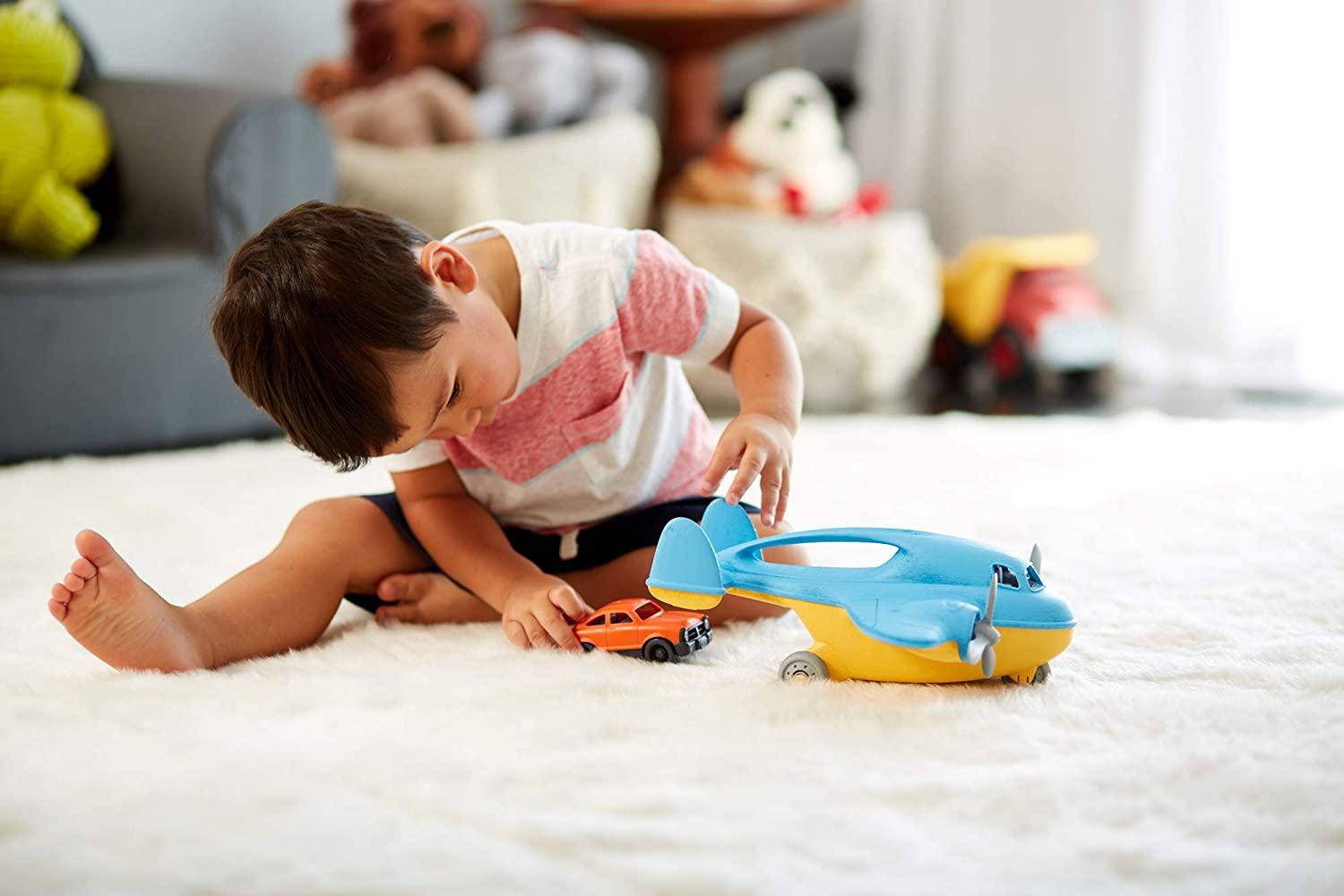 Green Toys Frachtflugzeug blau nachhaltiges Spielzeug Flugzeug GTCRGB1399