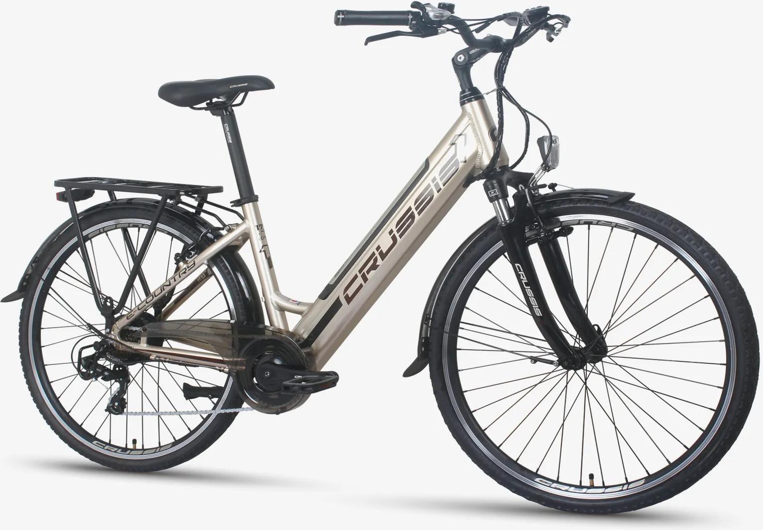 28 palcový ebike mestský elektrický bicykel e-bike model e-Contry 1.12 Crussis Pedelec 2023 13Ah 468Wh výška rámu 17" (42,3 cm) strieborno-zlatá