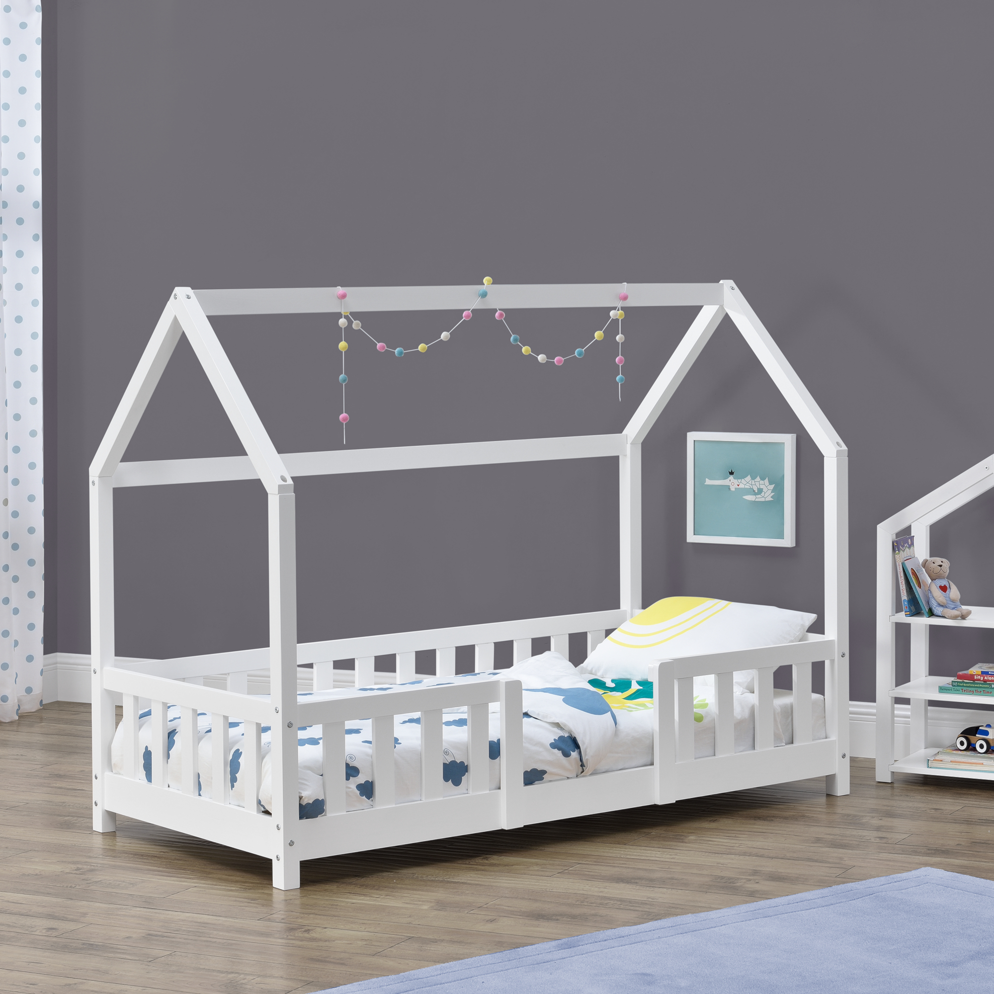 en.casa Kinderbett ’Sisimiut’ in Haus-Optik mit Rausfallschutz Kiefernholz 80 x 160 cm Weiß