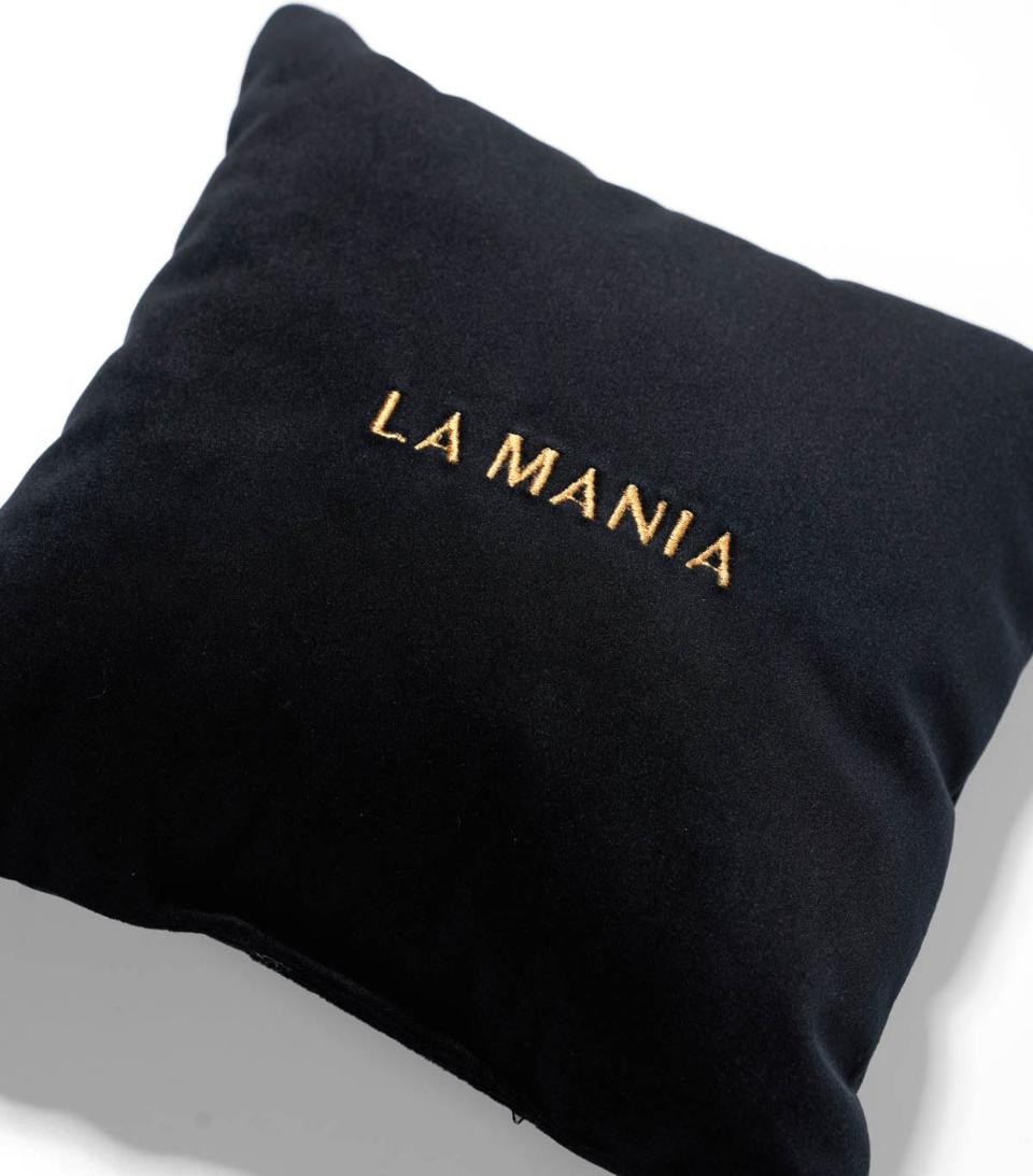 LMH Schwarz-goldenes Hundekissen