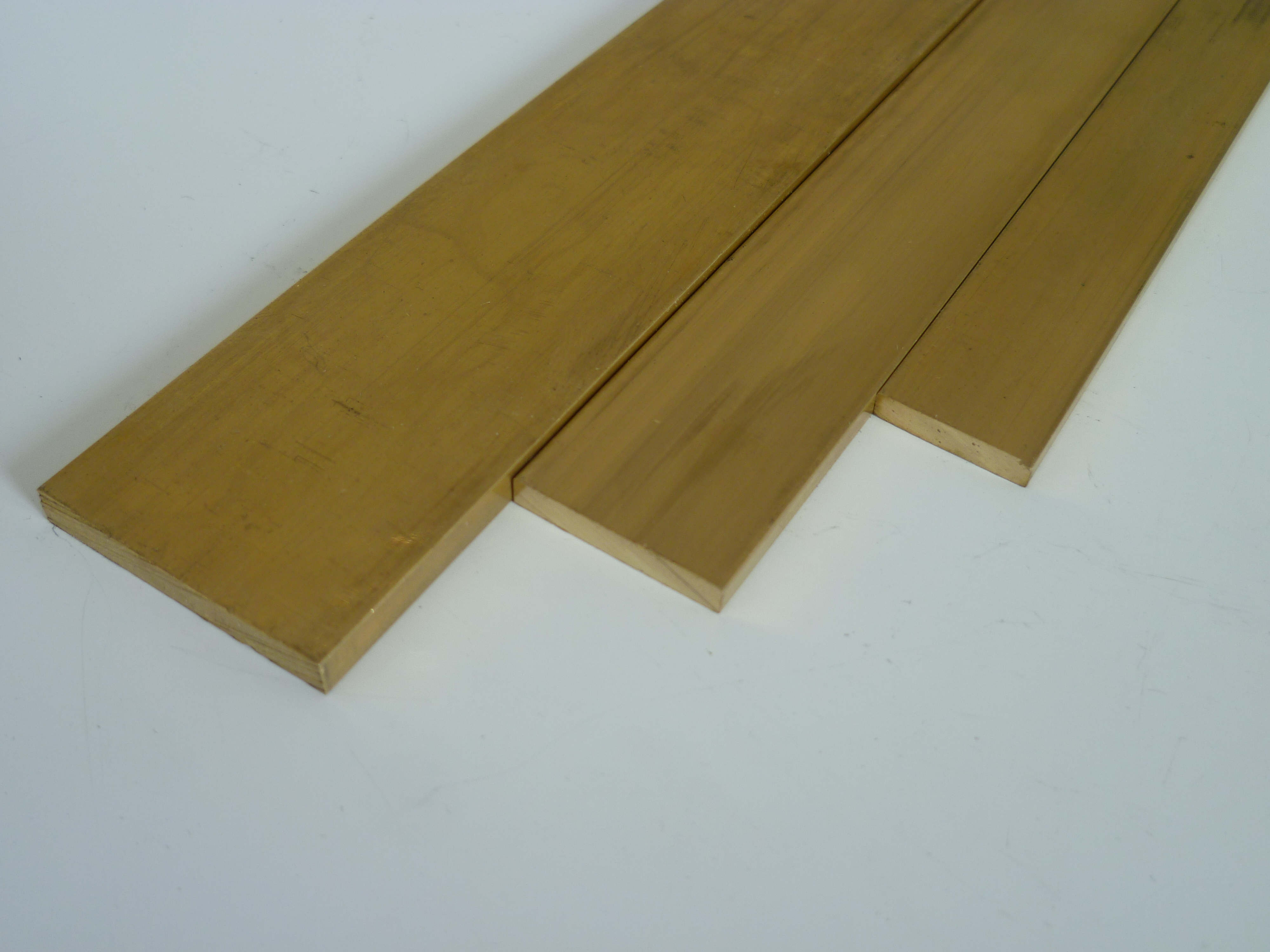 Produktbild von B&T Messing-Flachstange 5 X 20 Mm – 0,5 M Länge, Massiv, Bohr- Und Drehqualität, Für Beschläge Und Kunsthandwerk