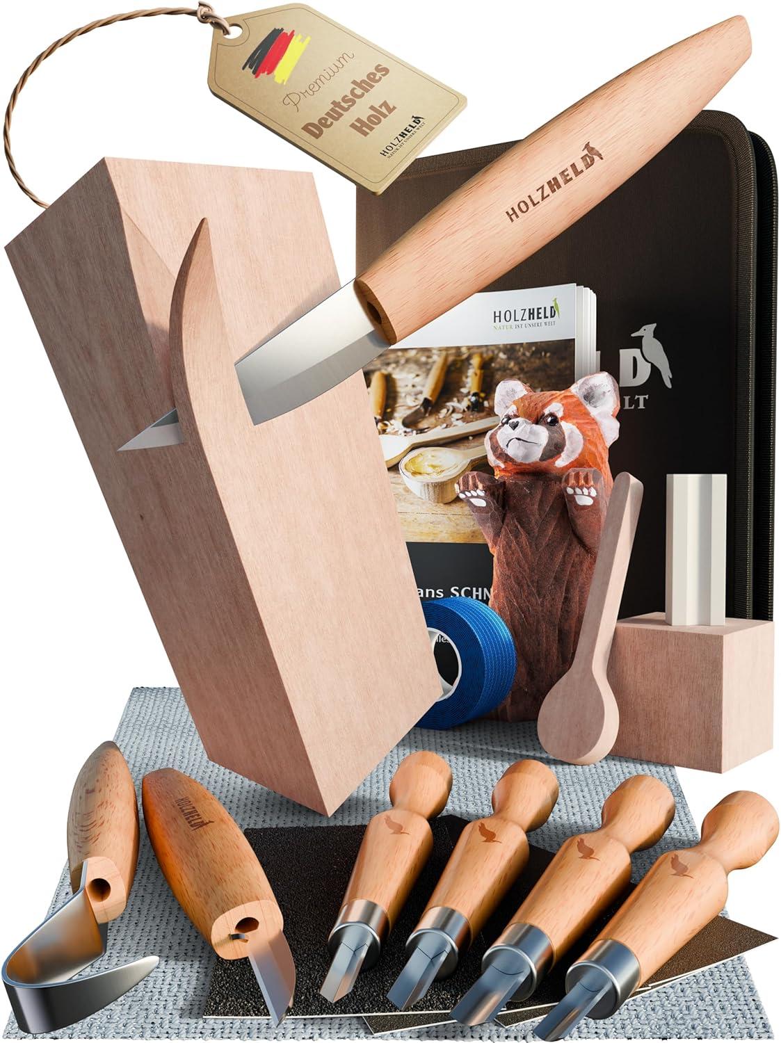 Design AS GmbH HOLZHELD hochwertiges Schnitzwerkzeug (24 teil.) inkl. 32 S. Anleitung, 4 Vorlagen und dt. Schnitzholz zum Schnitzen. Schnitzset mit Handschuh Größe S