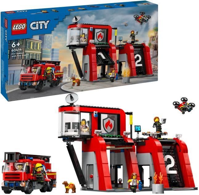 LEGO City Požiarna stanica a hasičské auto 60414, figúrka psa, 5 minifigúrok, 843 dielov