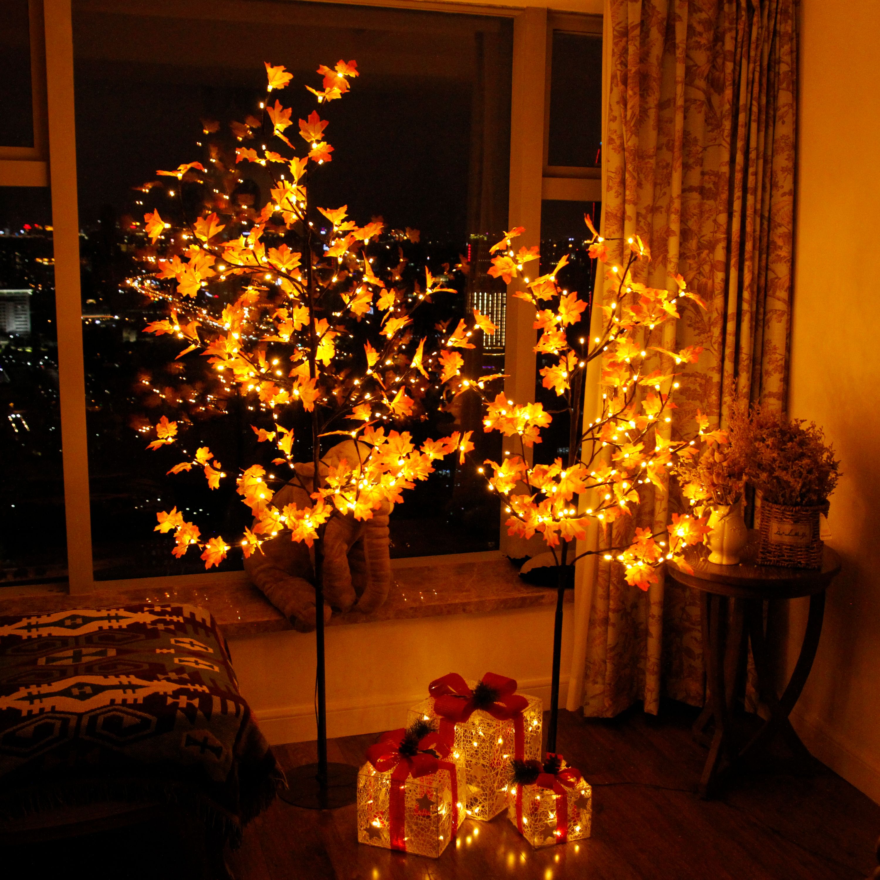 LED-Leuchtbaum 150 cm hoche mit Ahorn-Blätter 120 LED warmweiß innen außen