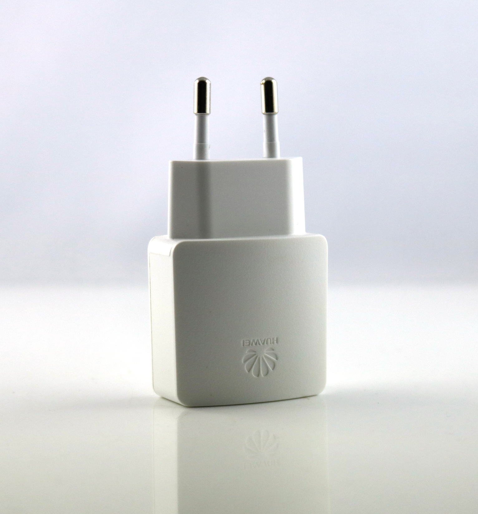 Originálny nabíjací adaptér Huawei HW-050100E2W + originálny dátový kábel Huawei pre Huawei Ascend P9 Lite / P8 / P7 / P6 / lite / Mini / Mate 8 / Mate 7 / Mate S Cestovná nabíjačka 1A v bielej farbe Micro-USB NIE JE VHODNÁ PRE P9