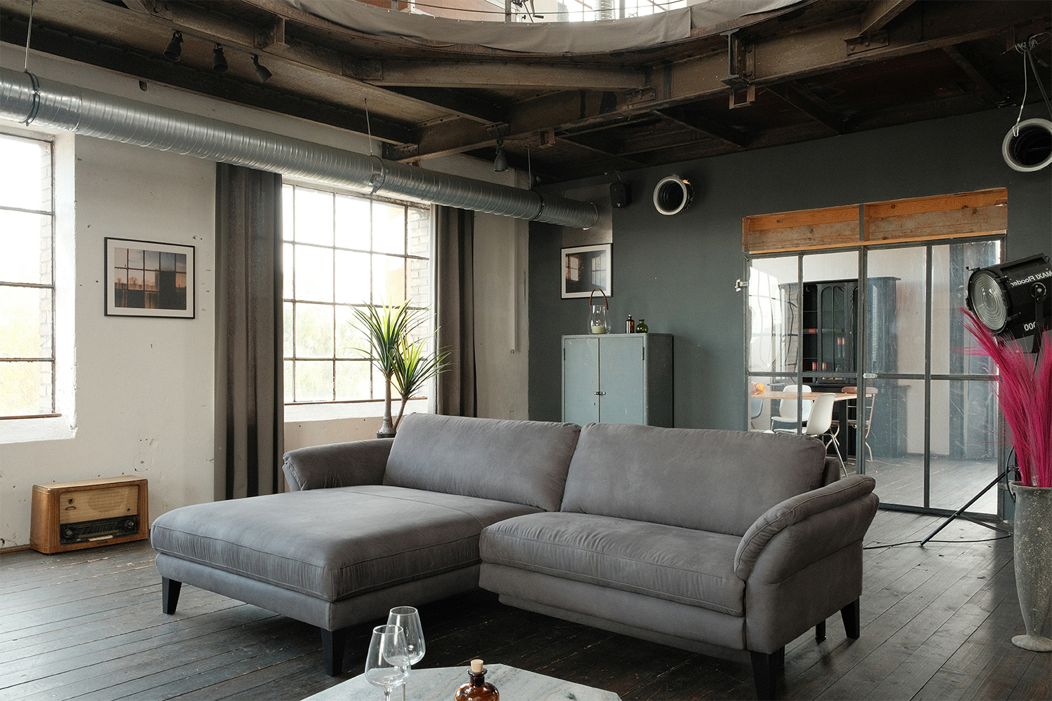 KAWOLA Sofa MALTA Ecksofa Stoff grau mit motorischer Relaxfunktion Recamiere links