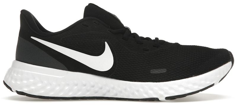 Nike Revolution 5 Black/White - EU 46