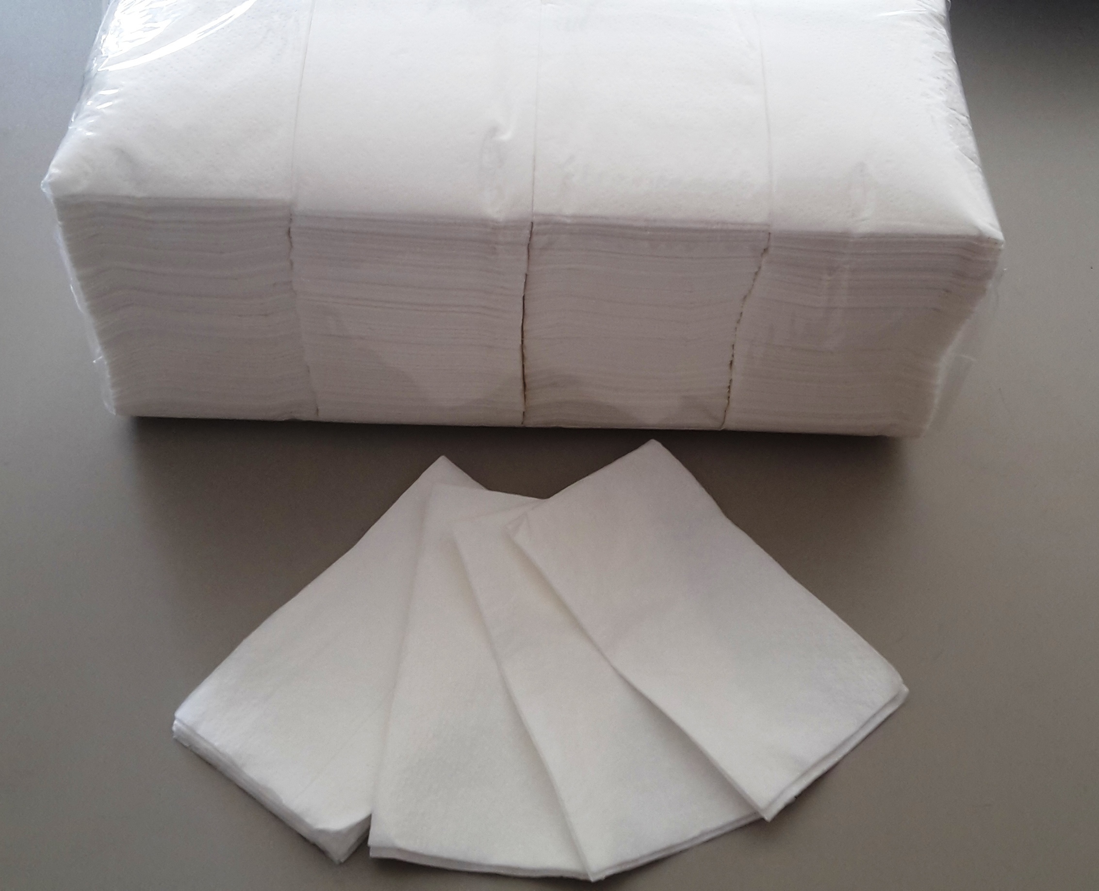 Comfy Package Papierservietten, 2-lagig, Weiß – 300 Stück, Gefaltet 19,5x12,4 Cm, Aufgeklappt 38,1x43,2 Cm
