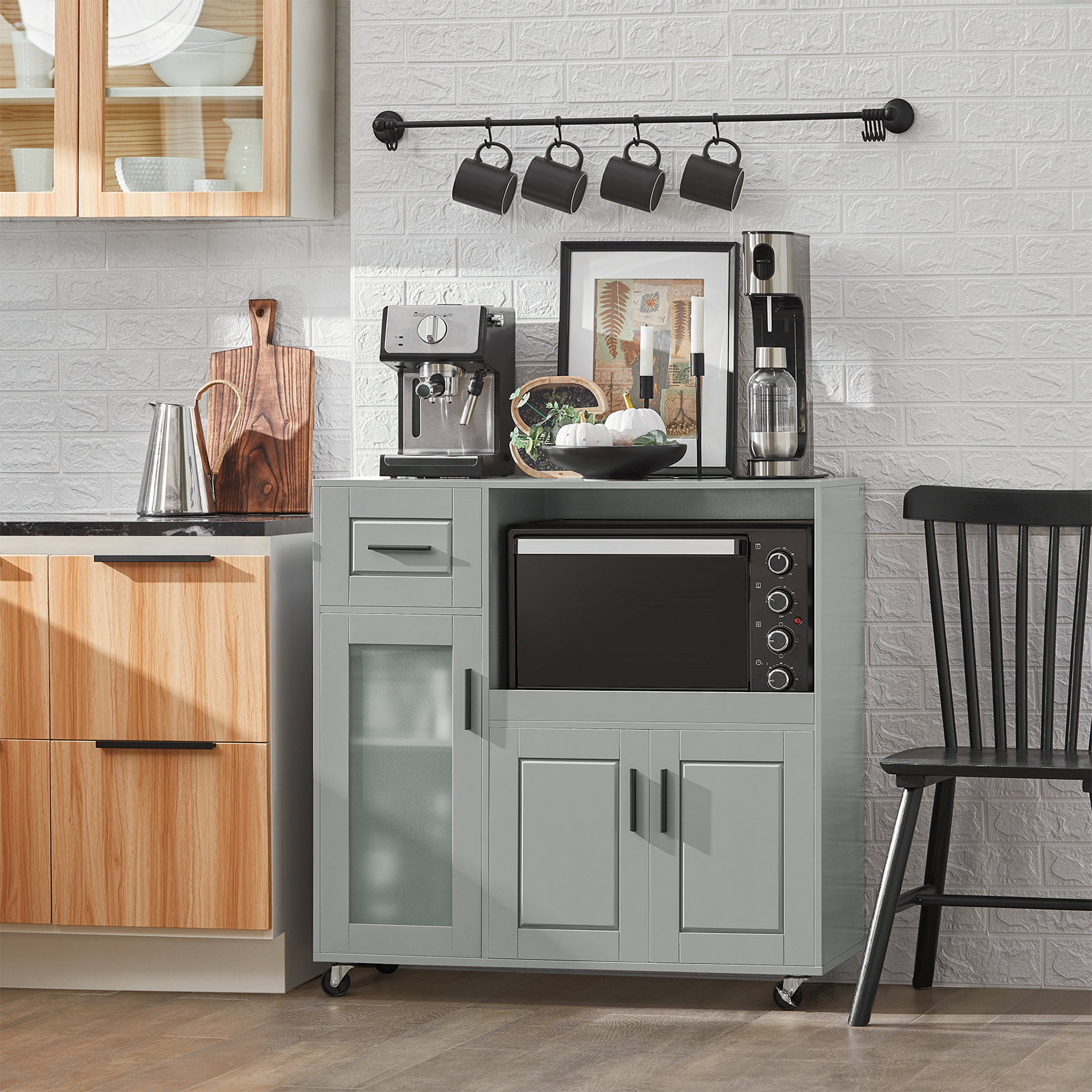 Crosley Savannah Hoher Vorratsschrank - Küchen-Organizer Mit Regalen, Shaker-Türen, Grau, Für Esszimmer & Waschküche