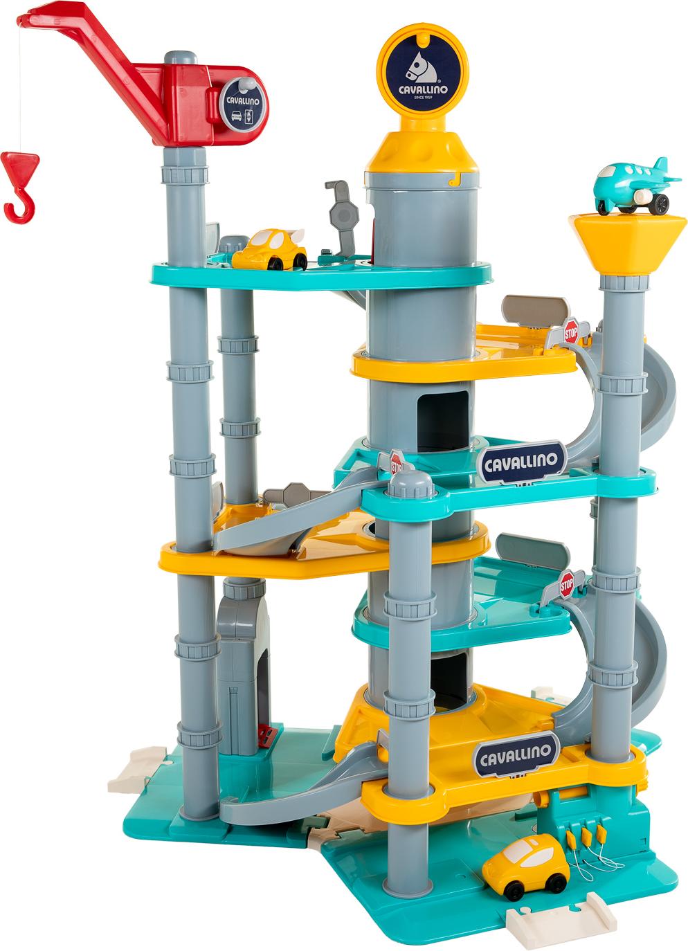 Cavallino -Parkhaus mit 7 Stockwerken und Autos 1451058