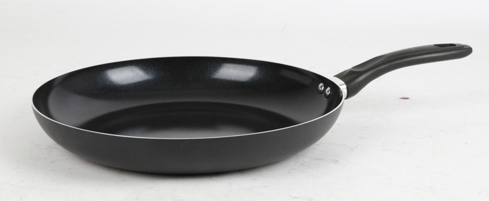 Buri Bratpfanne GENUA 32×5 cm keramikbeschichtet aus Aluminium – große Antihaftpfanne für Fleisch Gemüse Pfannengerichte und tägliches gesundes Braten VX14733-einzeln