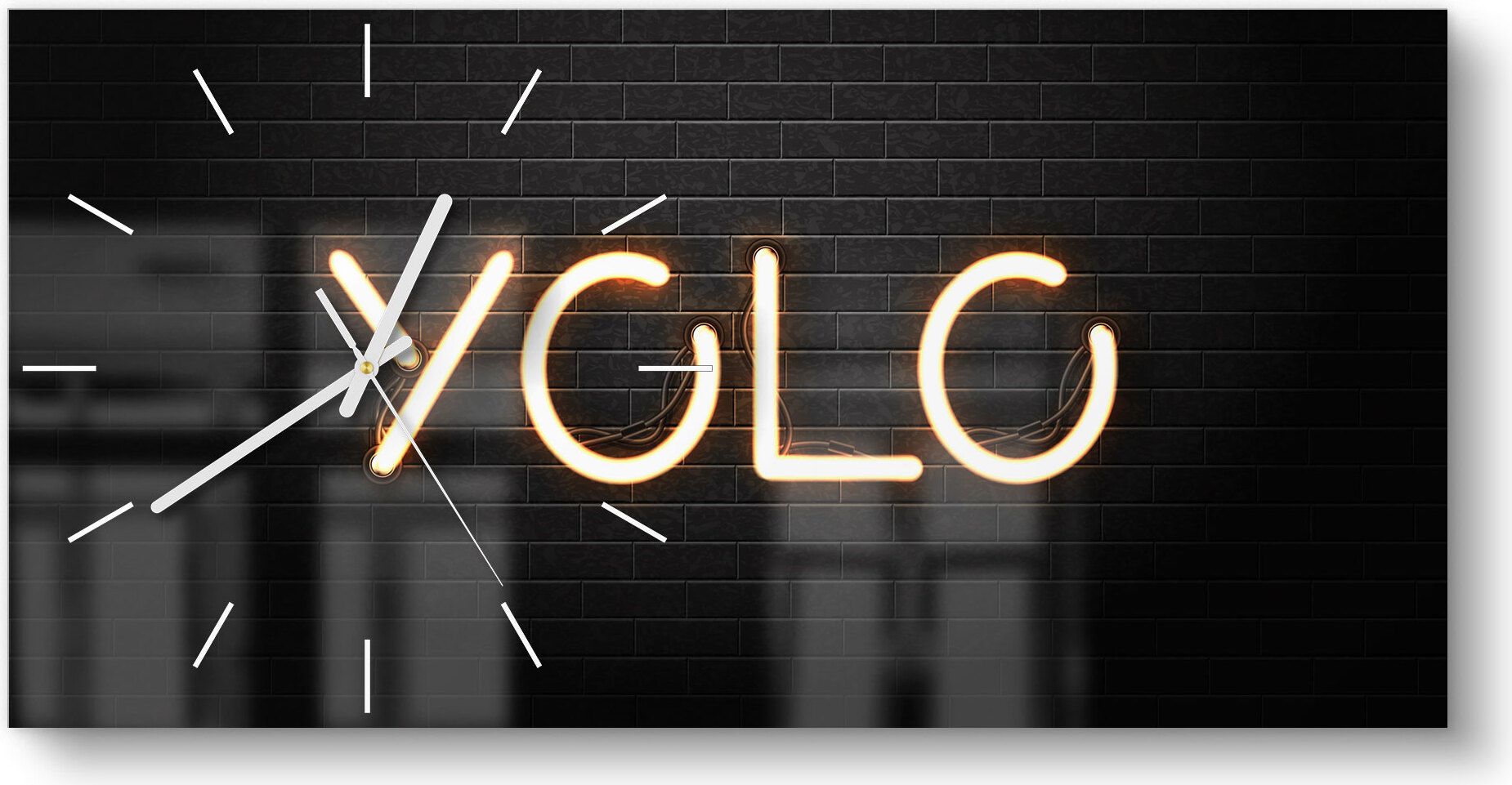 DEQORI Glasuhr 60x30 cm Modern 'Leuchtbuchstaben YOLO' Wanduhr Glas Uhr Design leise WC-60-30-M-2294