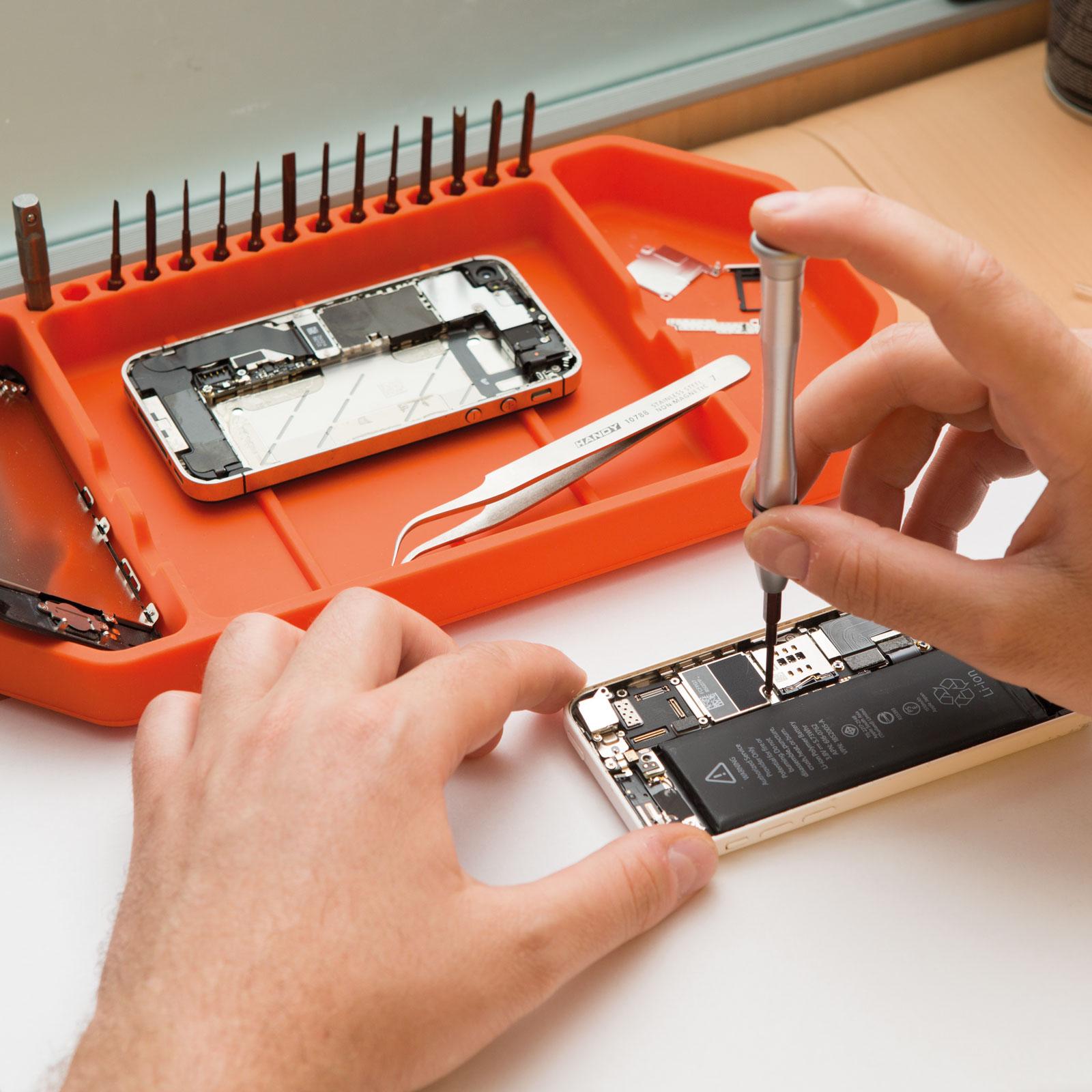 HomeShopXL Werkzeugablage aus Gummi mit Bithalter - 27,5 x 14,5 x 2,5 cm für Heimwerkerarbeiten und Reparaturen [11985A]