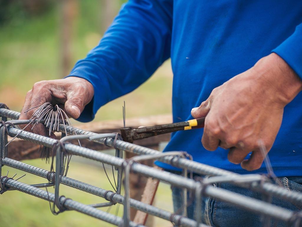 Toolland Robuste Monierzange, 10 Zoll, der perfekte Partner für Bauaufgaben HP14N