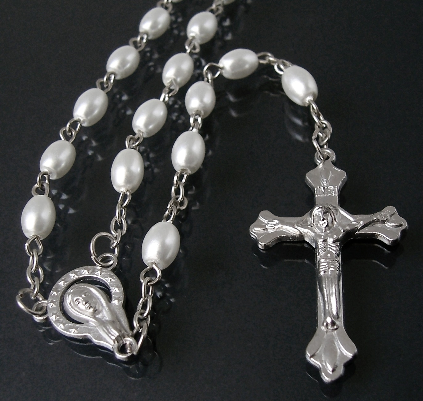 Rosenkranz schwarz Holzperlen handgeknüpft Kreuz Kette Gebetskette Schmuckbeutel