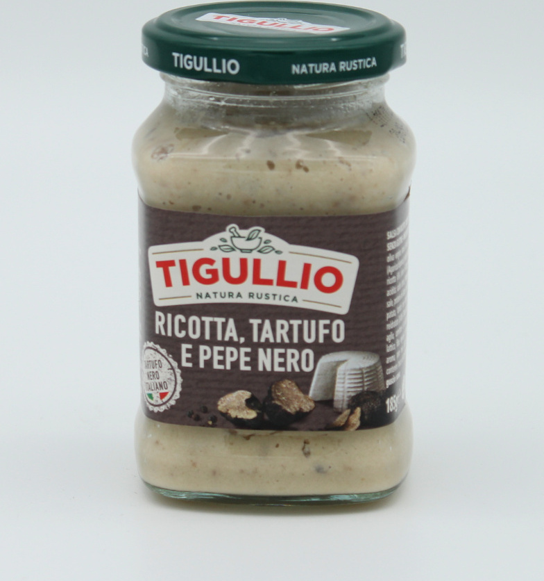 Nudelsauce mit Ricotta, Champignons und schwarzem Pfeffer