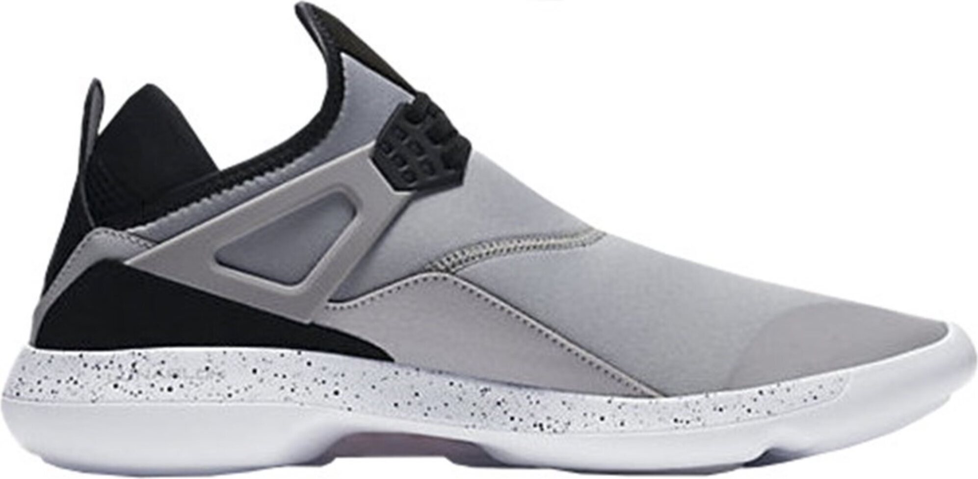 Nike Fly 89 Schuhe 940267003 mit weicher, reaktionsschneller Dämpfung und bequemer Passform