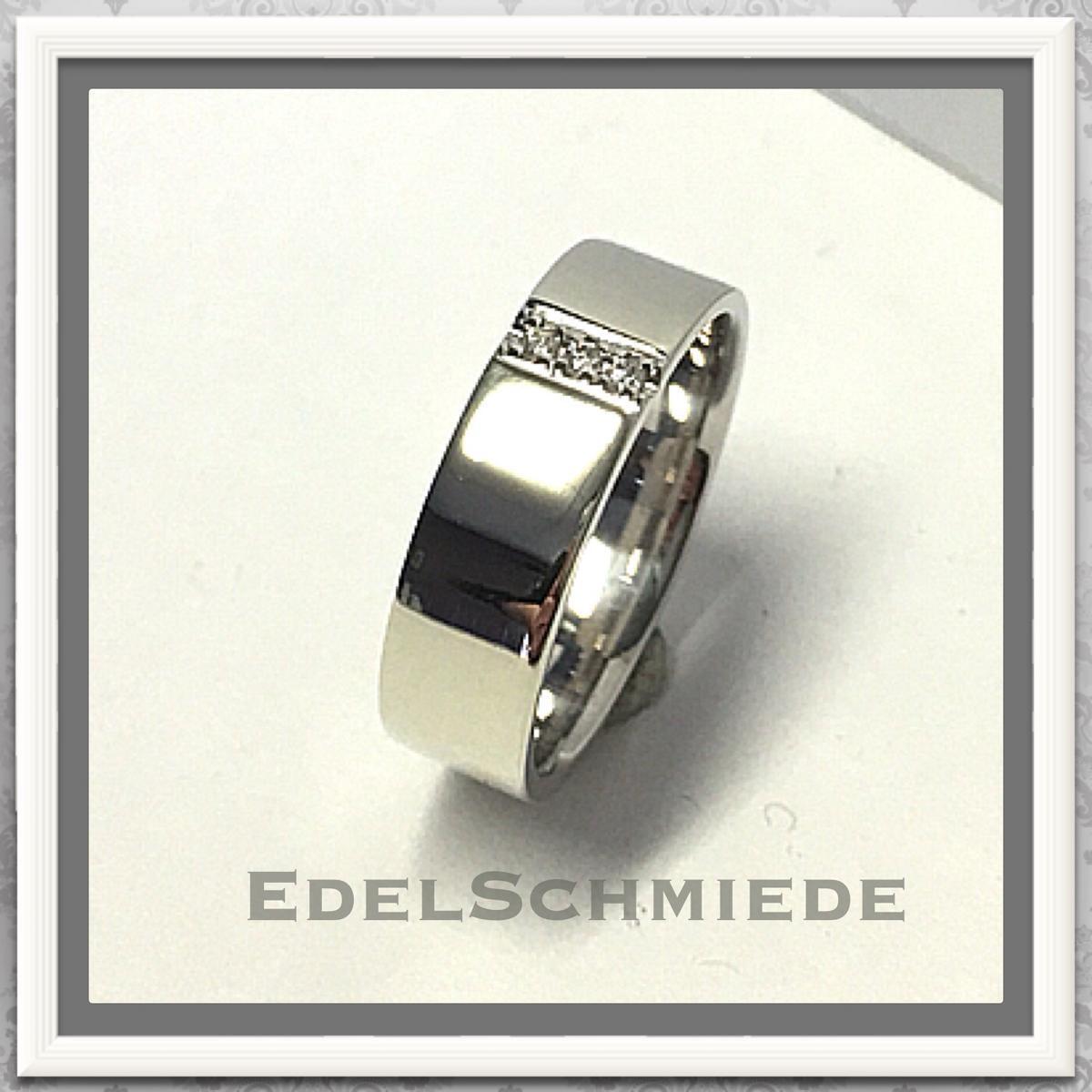 Edelschmiede925 breiter Weißgoldring 333/- mit 3 Brillanten Ringgröße 53,5 Edelschmiede925-32521