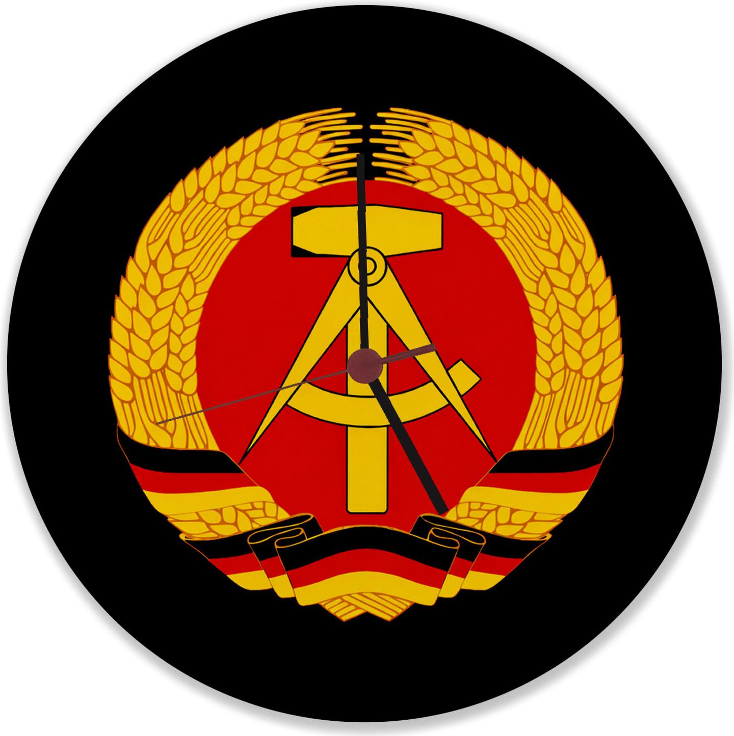 speecheese DDR Staatswappen Wanduhr aus MDF für Ostalgie Fans
