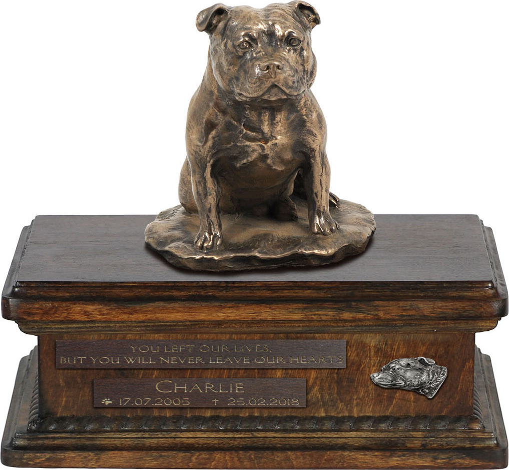 Staffordshire Bull Terrier, Staffordshire Bullterrier I urne in Hundeasche, personalisierte Urne mit Statue, Holzurne mit Hund von Art-Dog