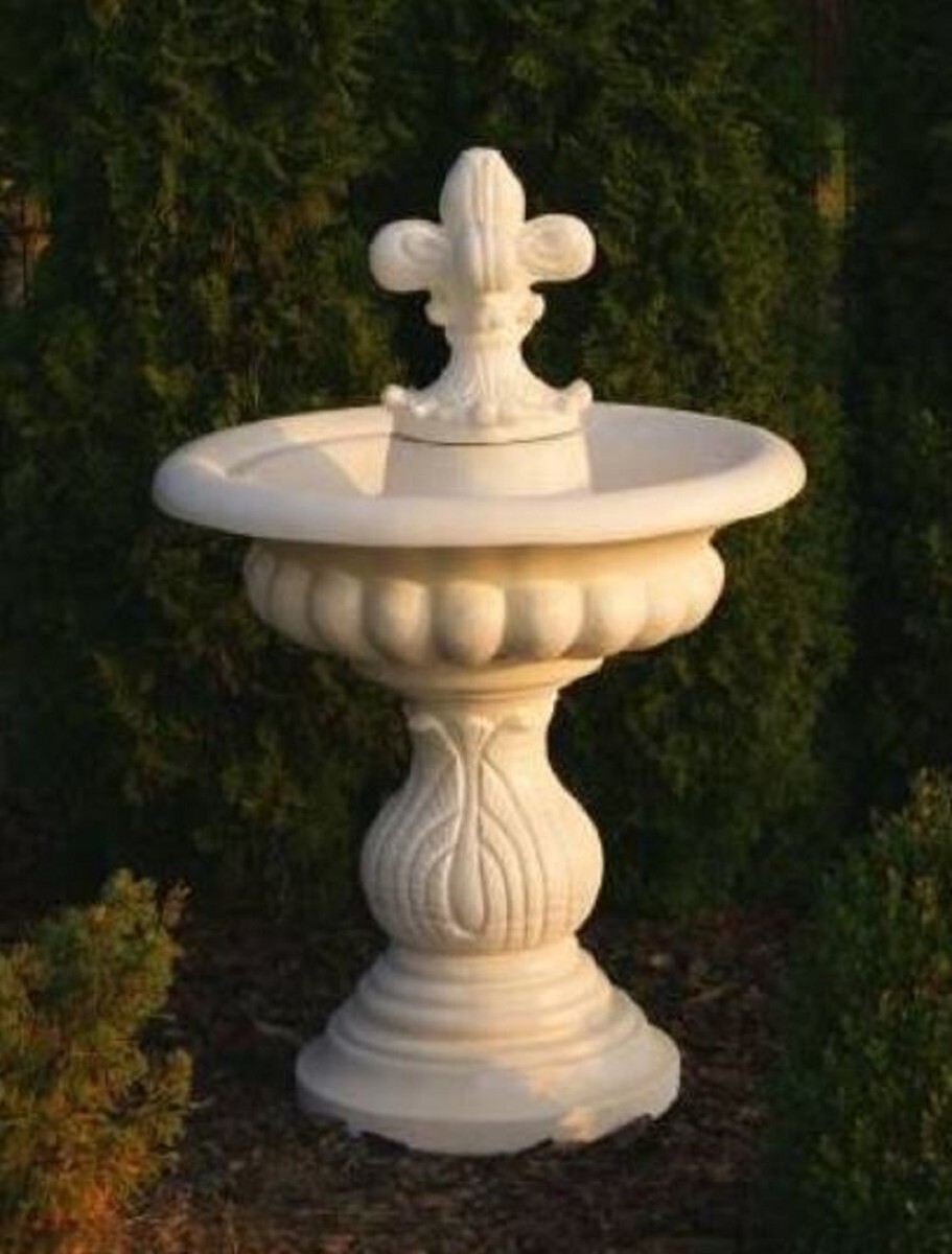 Casa Padrino Barock Vogeltränke Brunnen mit Lilie Weiß Ø 79 x H. 120 cm - Rundes Garten Deko Stein Vogelbad - Garten & Terrassen Deko Accessoires