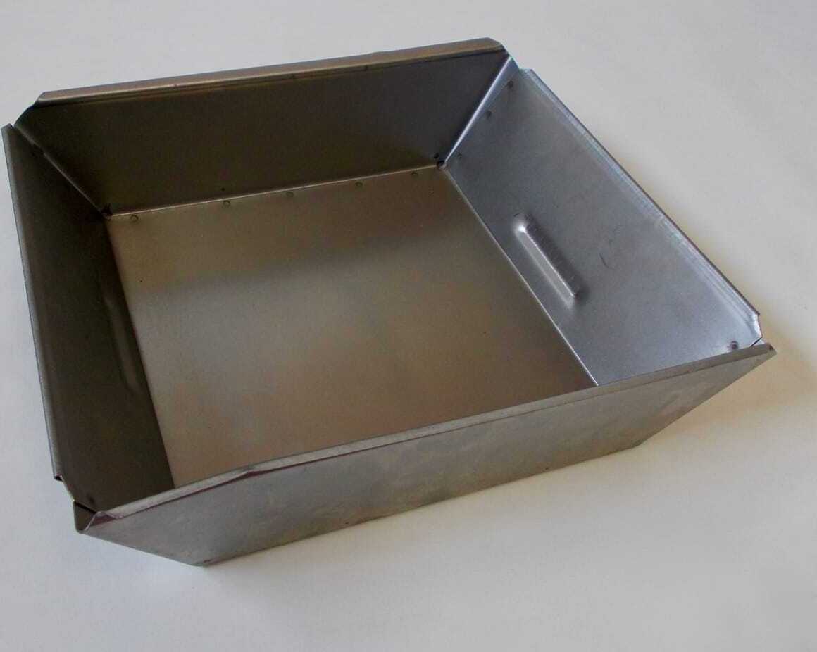 Popolník 25 x 30 cm / H: 8 cm Popolník