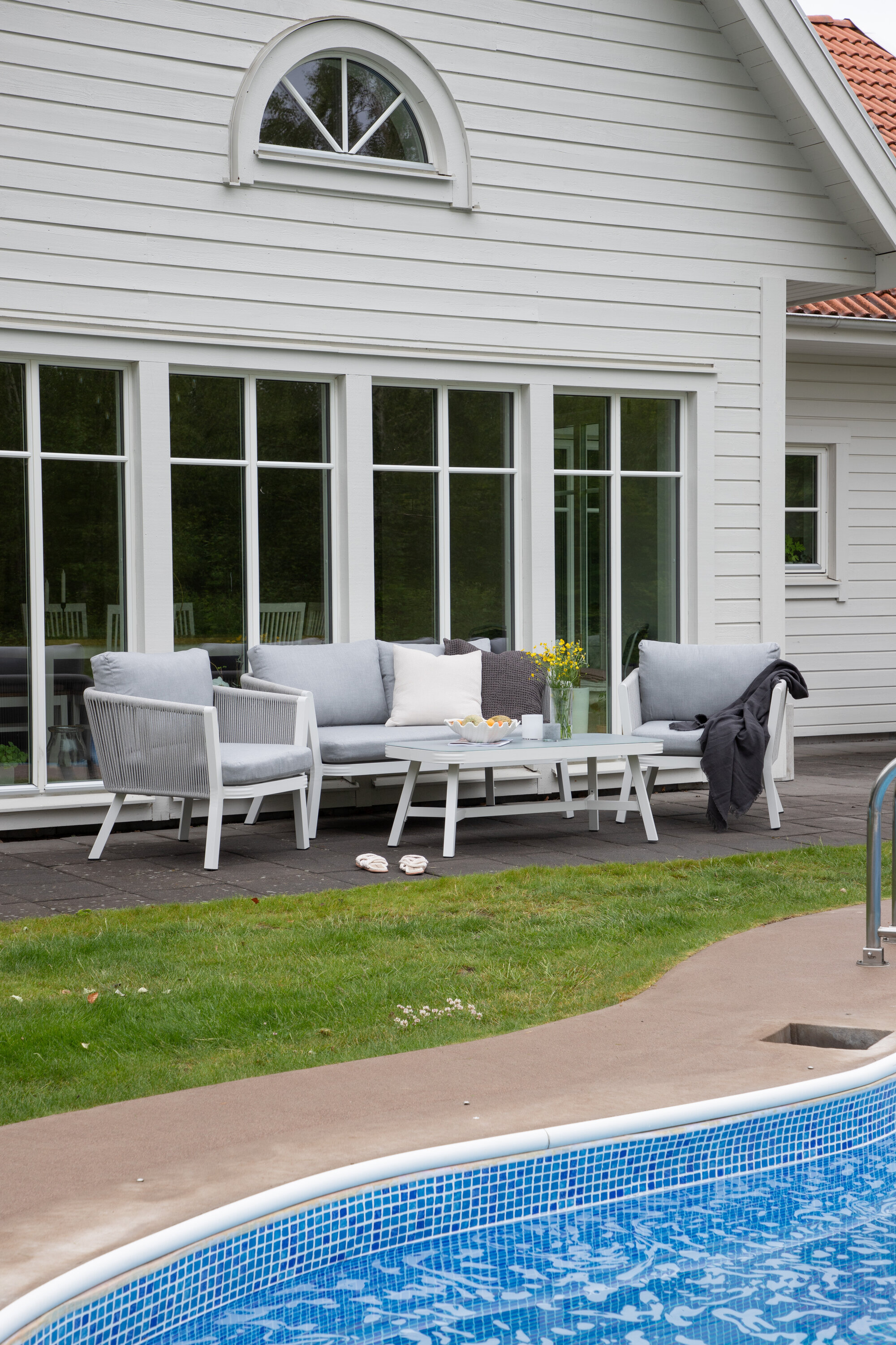 Venture Home Lounge Set Virya White