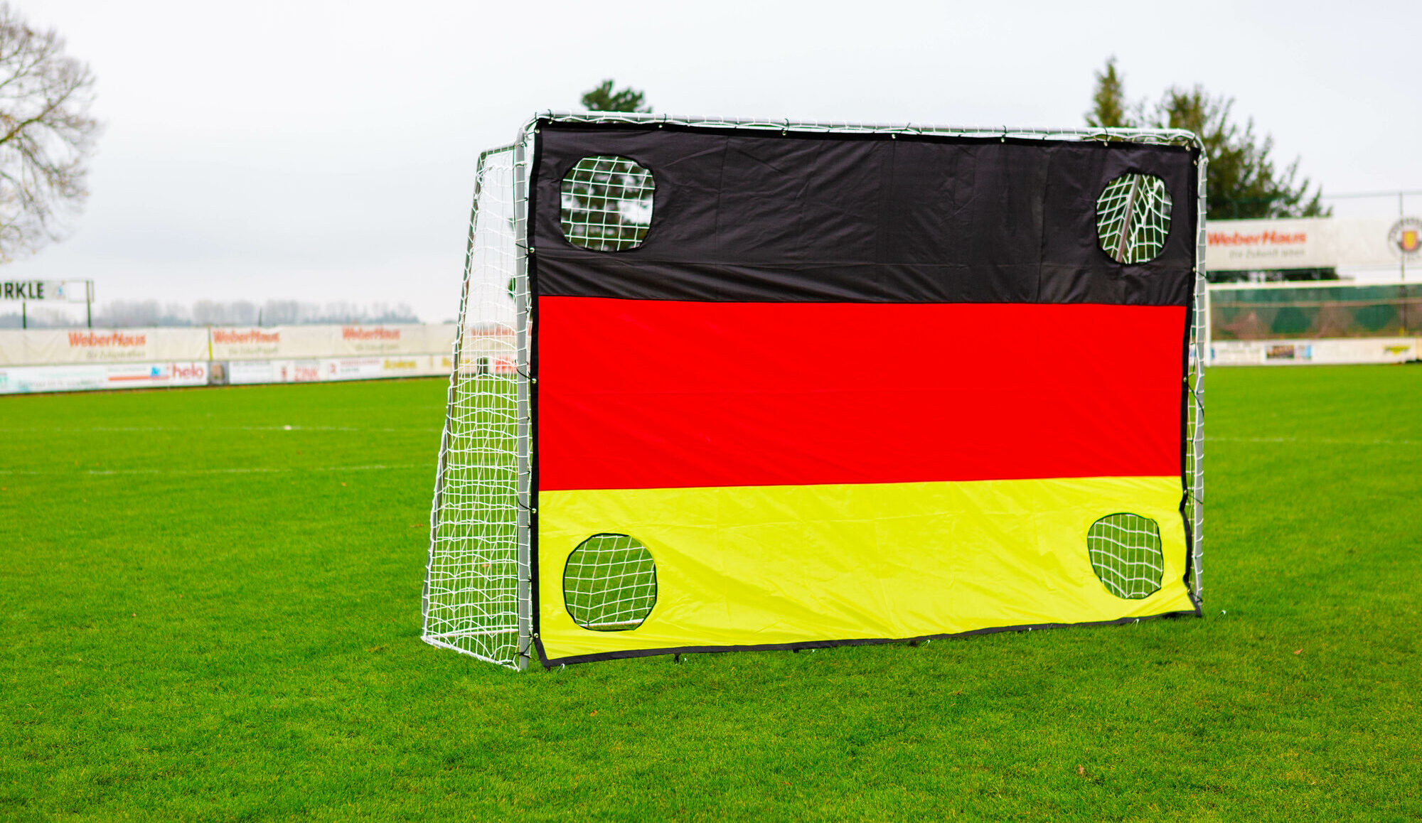 POWERSHOT 3x2m Stahltor mit Ball und deutscher Schusswand