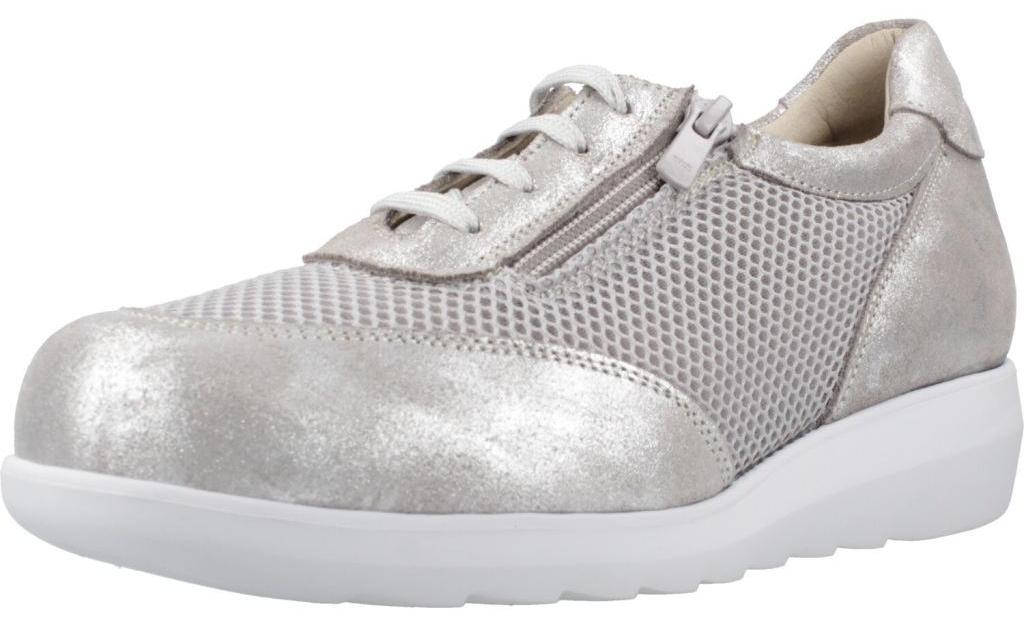 BUY SHOES Silbernes Produkt mit 8268 Gramm Gewicht