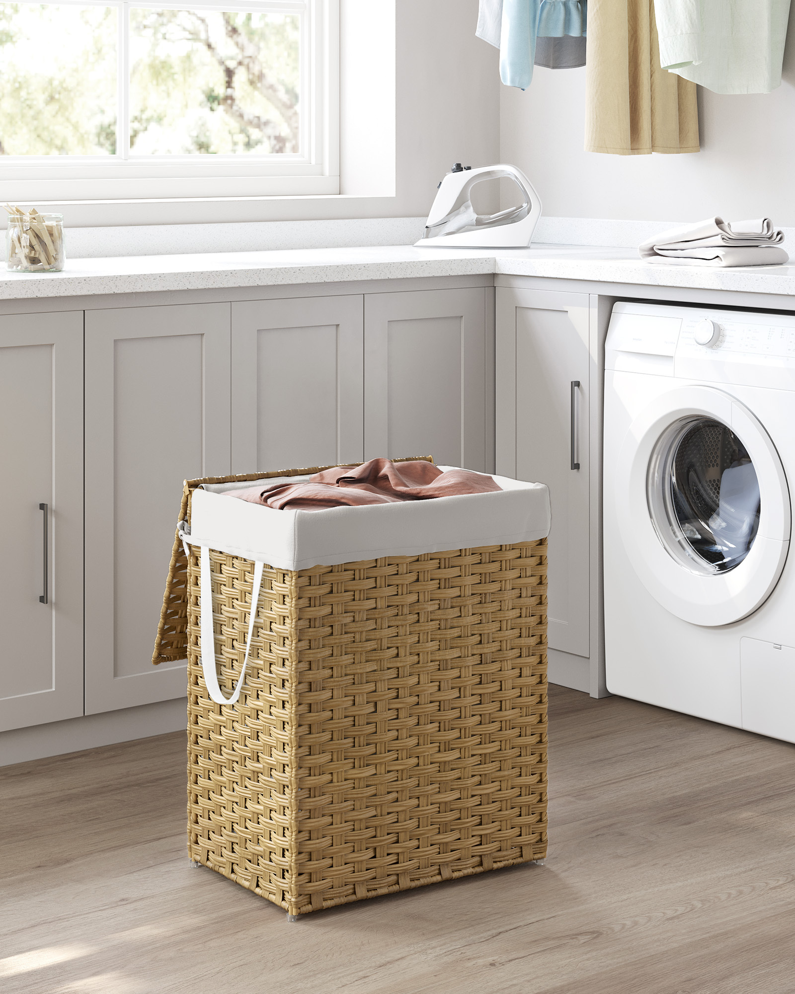 SONGMICS Panier à Linge Mobile, Chariot Linge Sale, Corbeille avec 4 Sacs Amovibles, avec Roulettes, pour Buanderie, Chambre, Salle de Bain, 4 x 35 L, Noir d'Encre LSF005