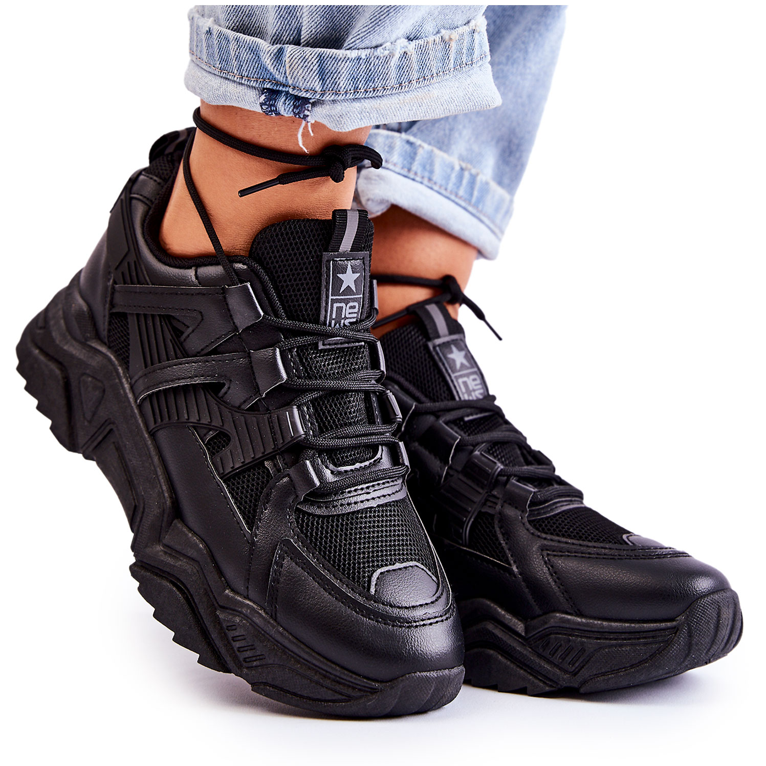 Dámske športové tenisky Black Daren 38