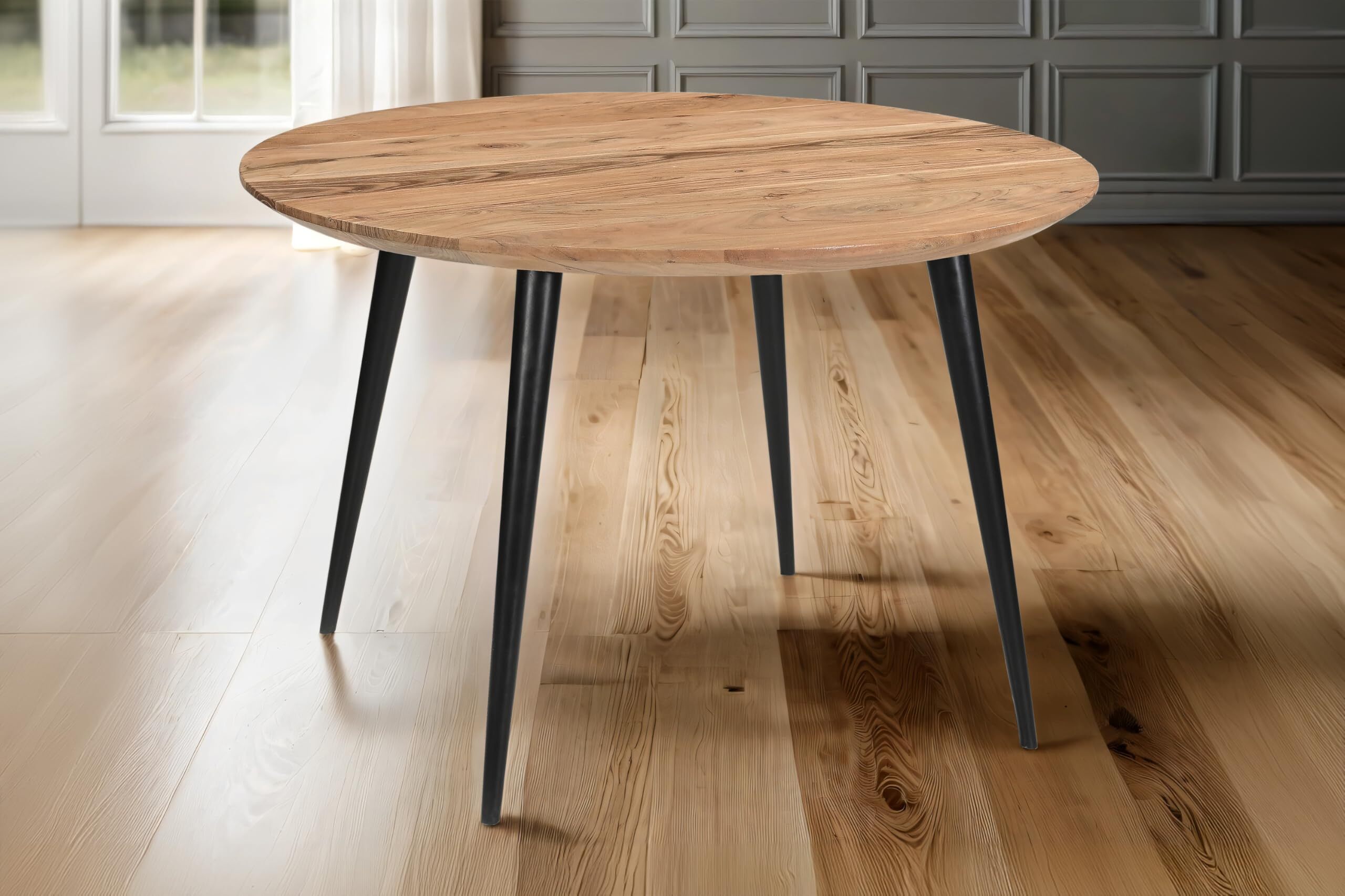 Runder Esstisch 120 cm Kimberly, Akazienholz naturfarben + massiv, Esszimmertisch mit Schweizer Kante, konisches 4-Fuß-Gestell Metall Schwarz, pflegeleichter Holztisch