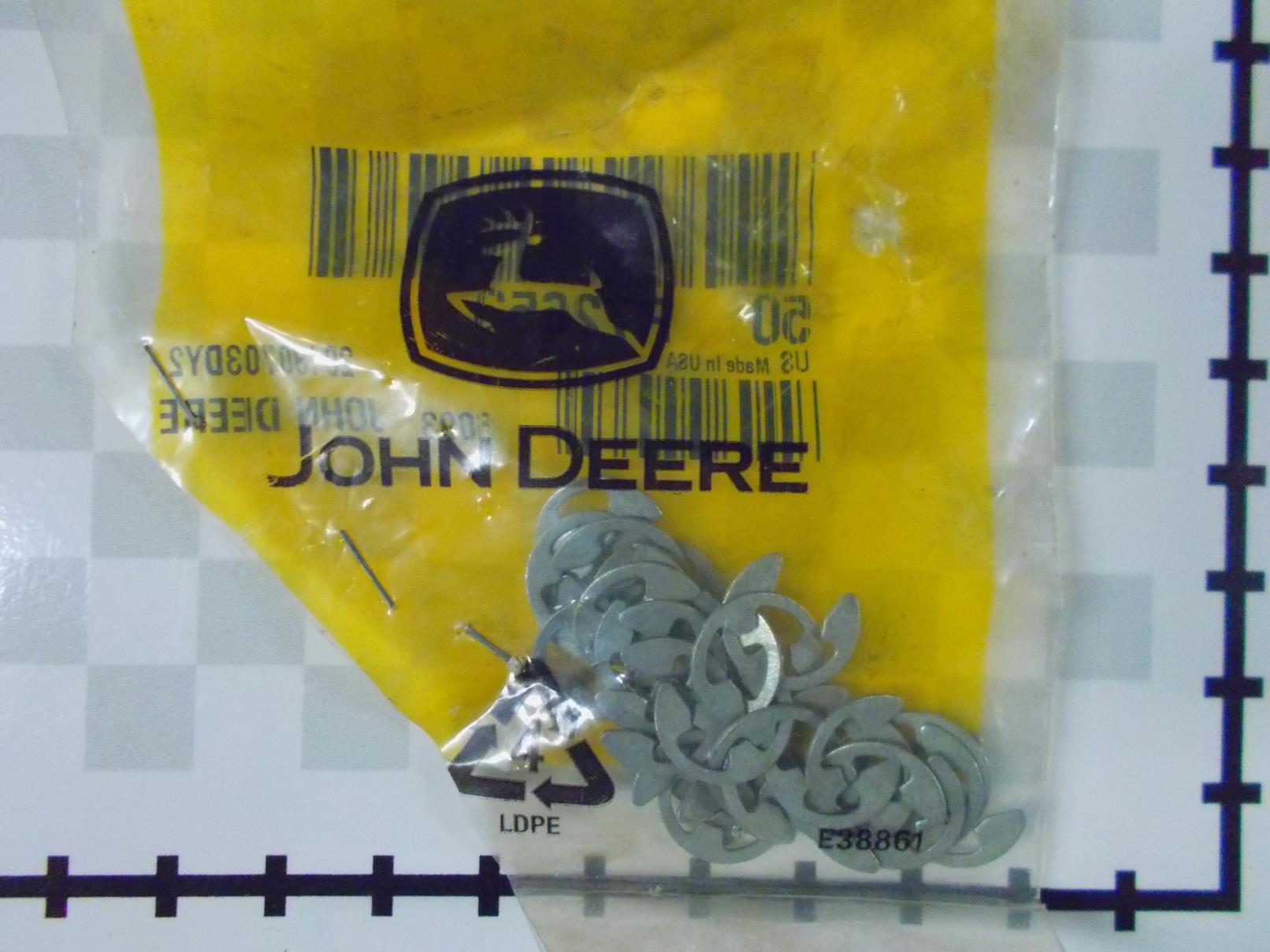 JOHN DEERE Federring M8 DIN 6999
