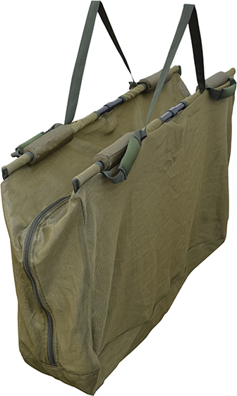 Karpfen-Zoom wiegt und hält Taka Marschall VIP