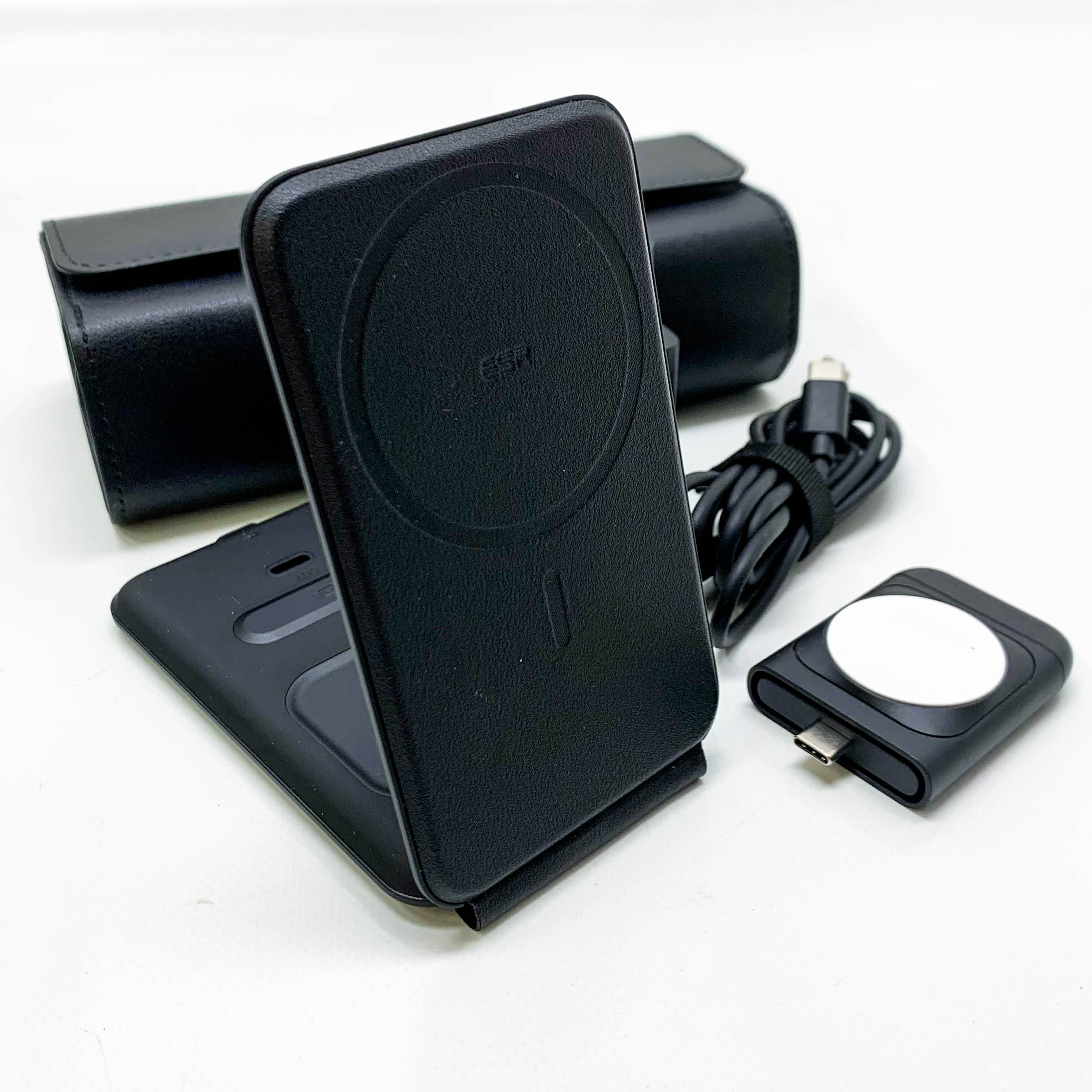ESR 3 in 1 Ladestation Apple Watch und iPhone, iPhone Ladestation mit Apple, Faltbare Magsafe Ladegerät für iPhone 15/14/13/12, Apple Watch 9/8/7/SE, AirPods Pro/3/2, Schwarz